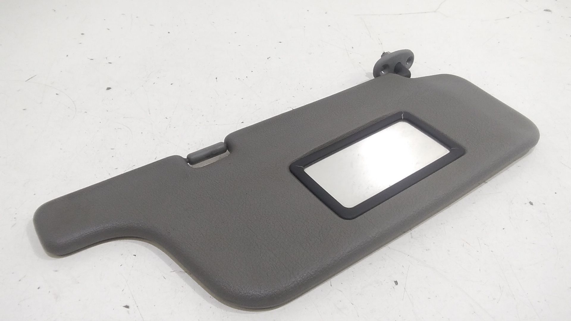 Aletta Parasole Parabrezza Destro 964001F504 Usato