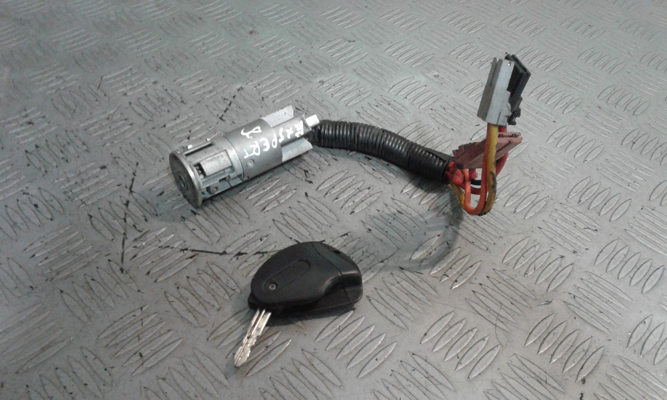 Commutatore Avviamento Con Cilindretti Serrature Usato