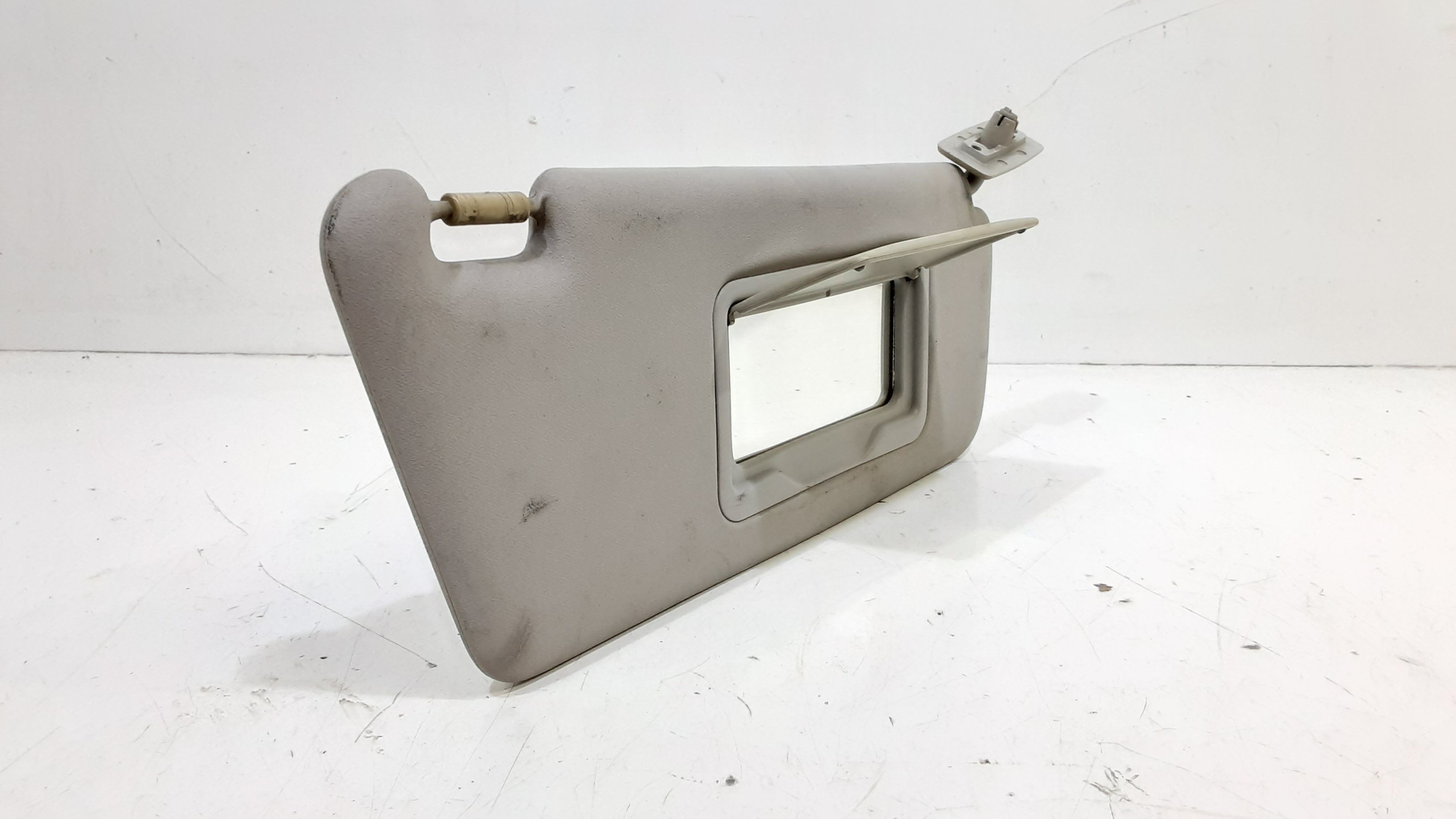 Aletta Parasole Parabrezza Destro A1688100410 Usato