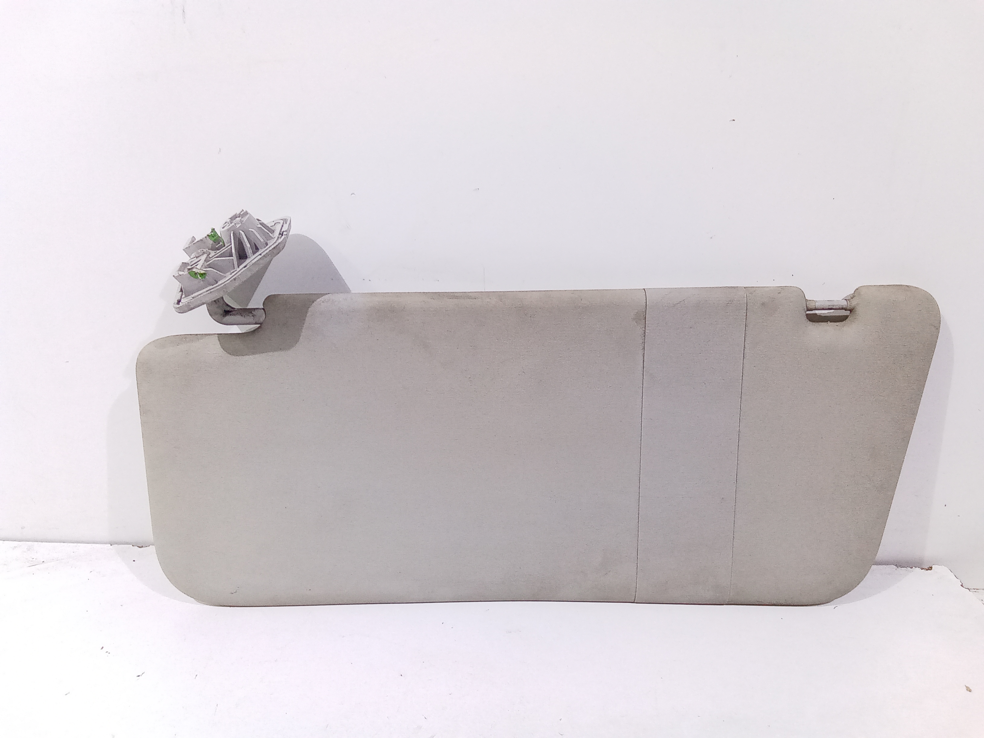 Aletta Parasole Parabrezza Sinistro 7C0857551AF2F4 Usato