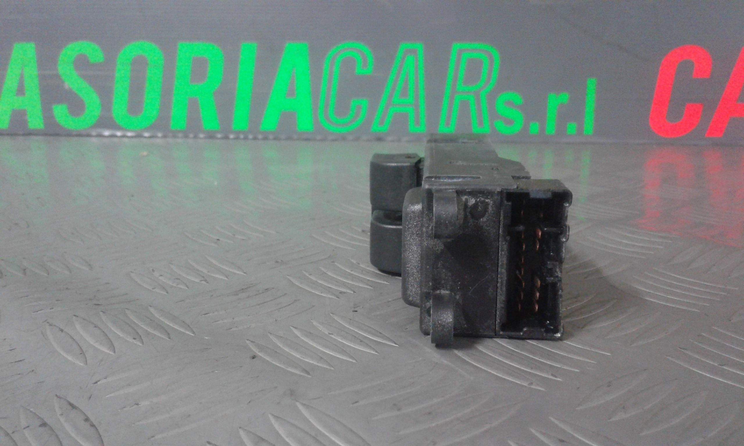 Interruttore Alzacristalli Porta Ant. Sinistro Usato