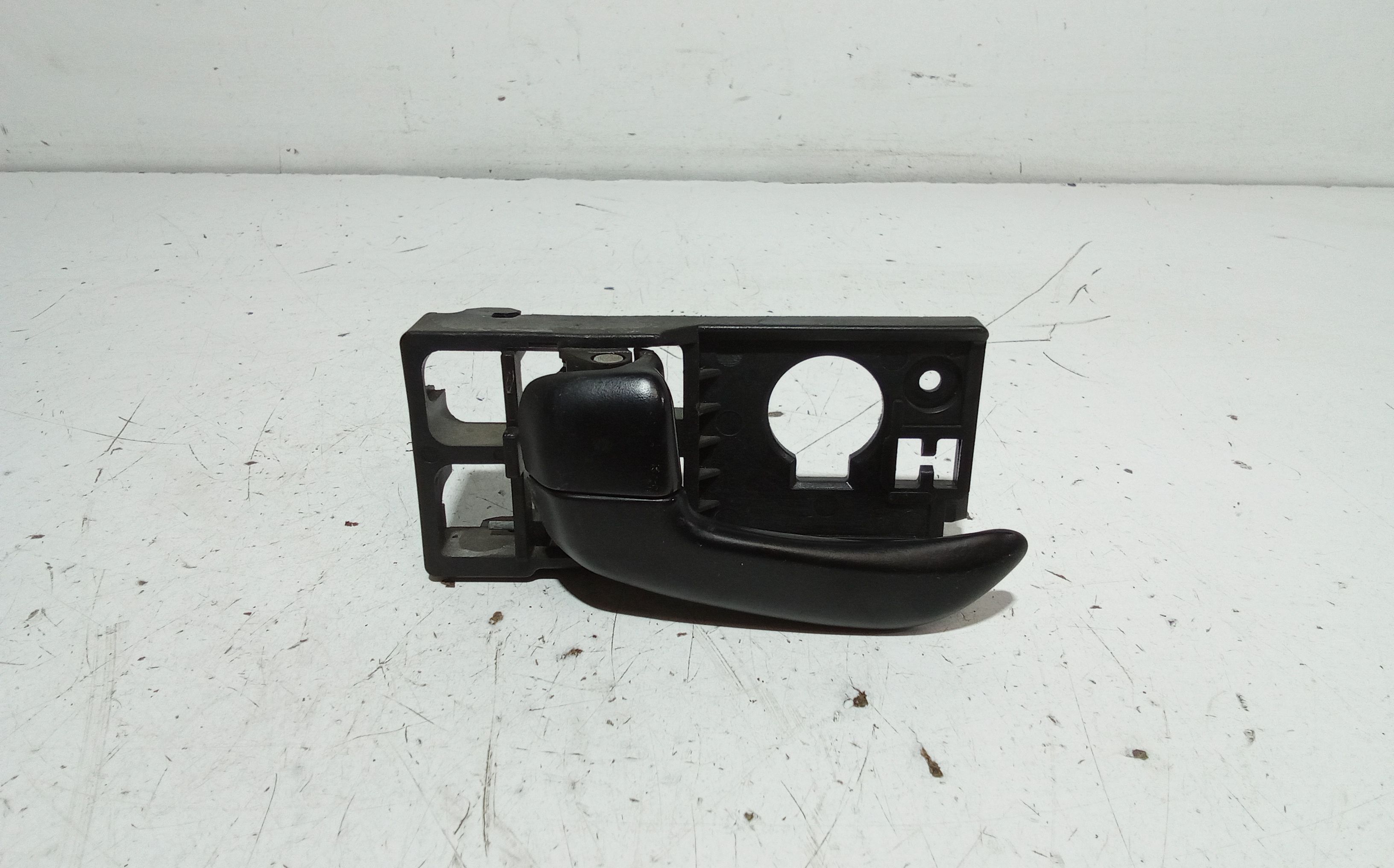 Maniglia Int. Apertura Porta Ant. Sinistro 826100X0004X Usato