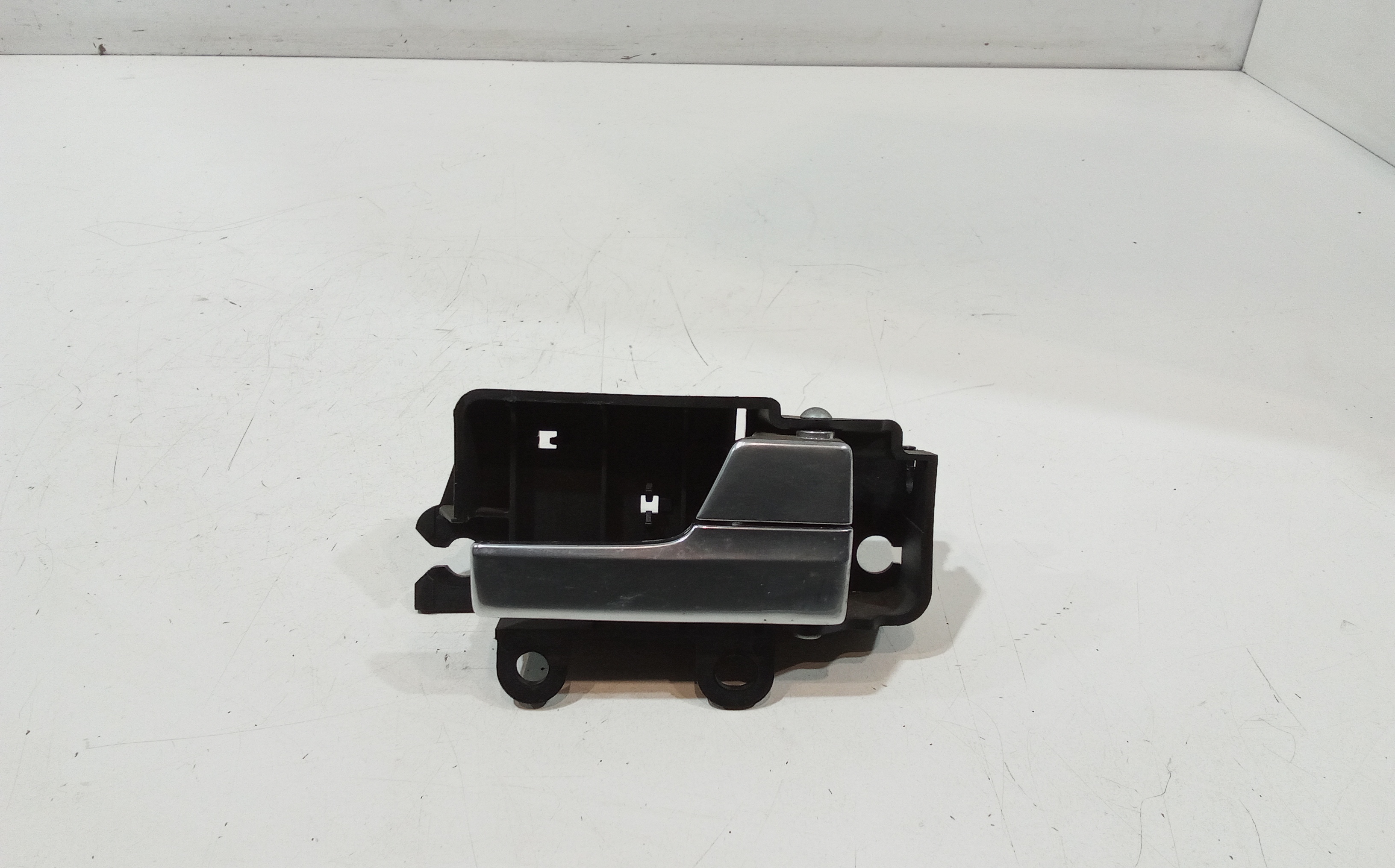 Maniglia Int. Apertura Porta Post. Destro 1470111 Usato