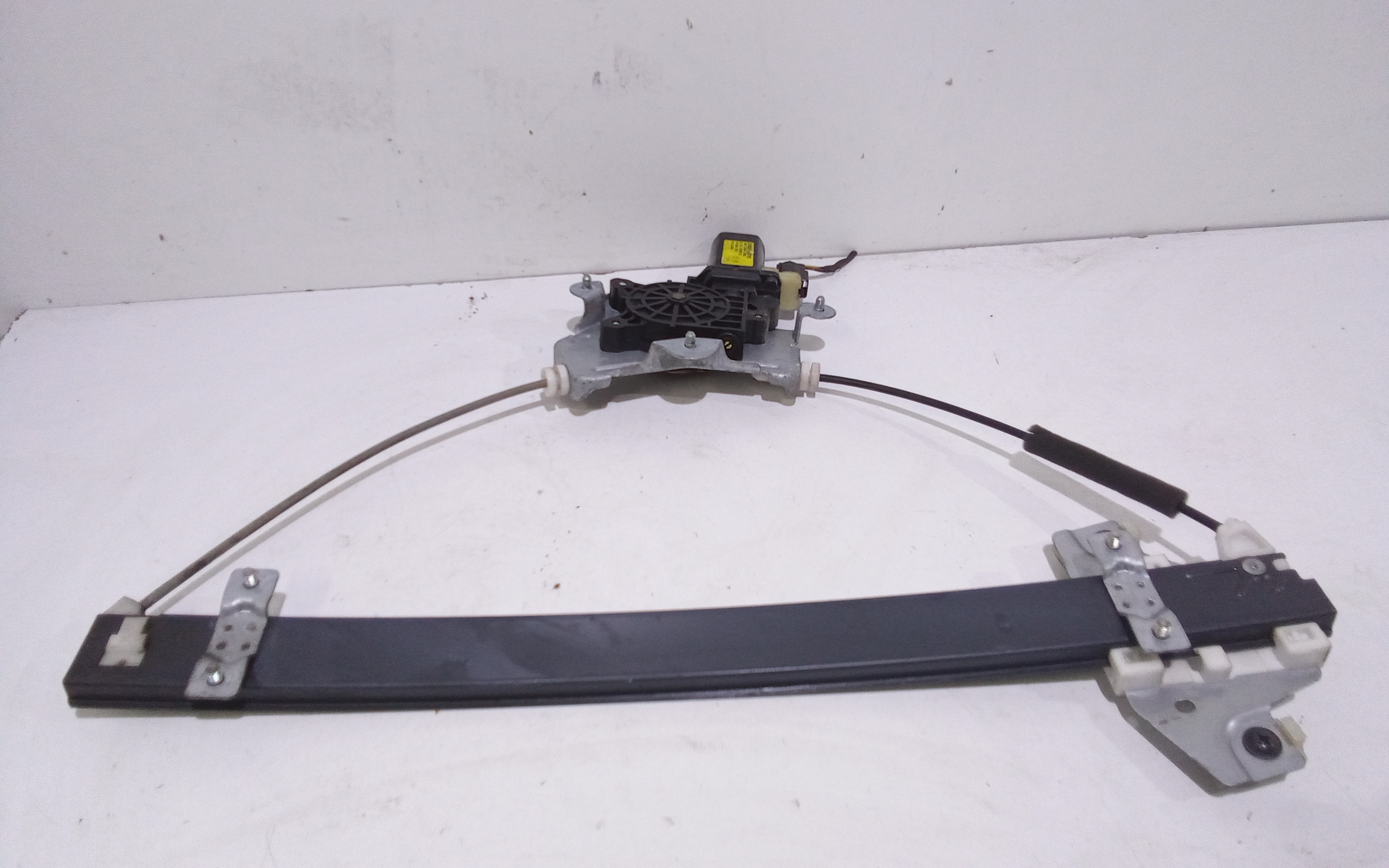 Alzacristallo Porta Ant. Destro 8240207000 Usato