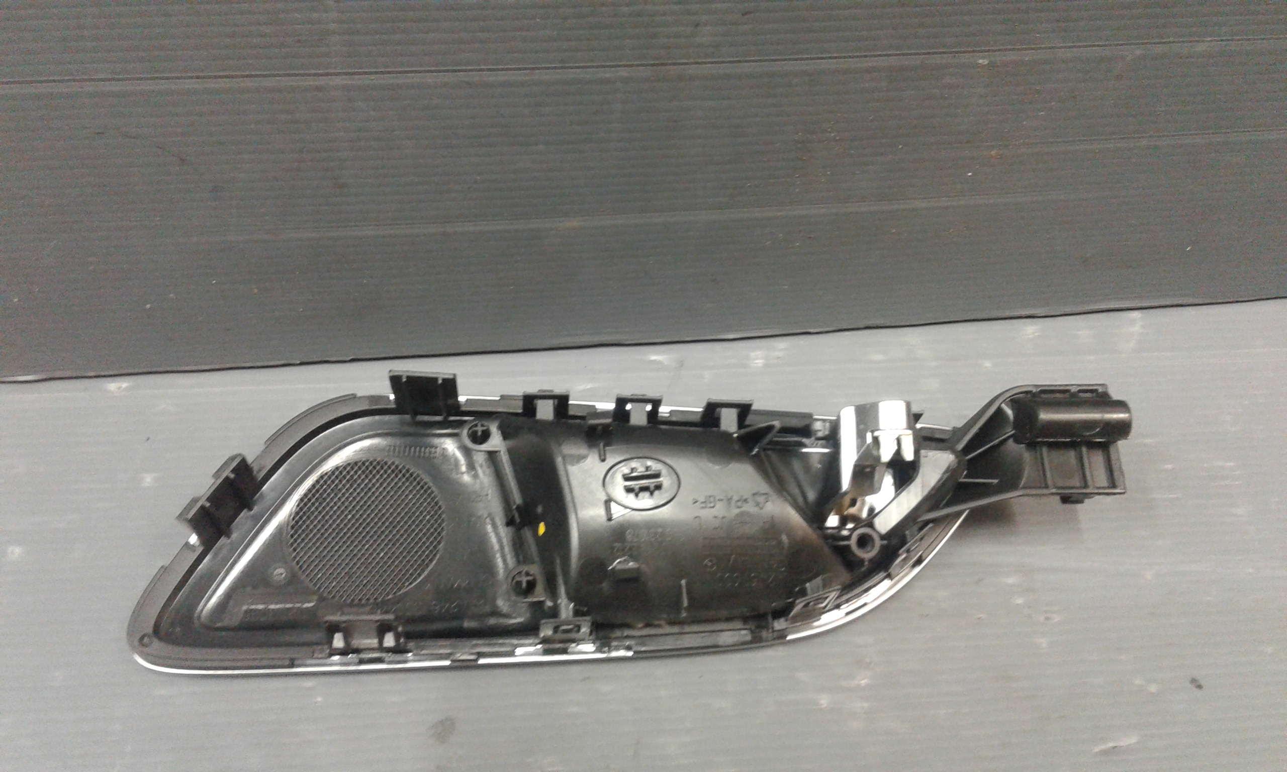 Maniglia Int. Apertura Porta Post. Destro A24676000619051 Usato