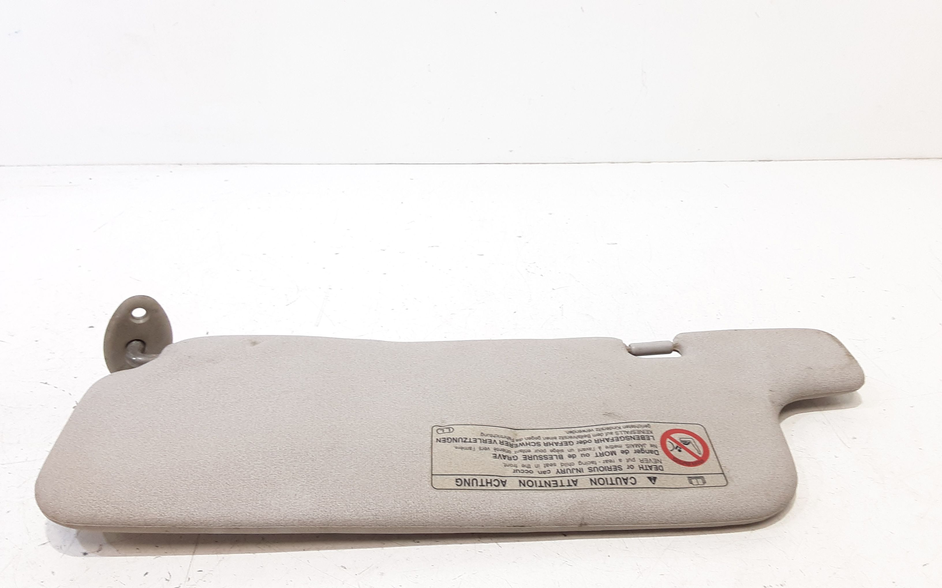 Aletta Parasole Parabrezza Destro 7431052041B0 Usato