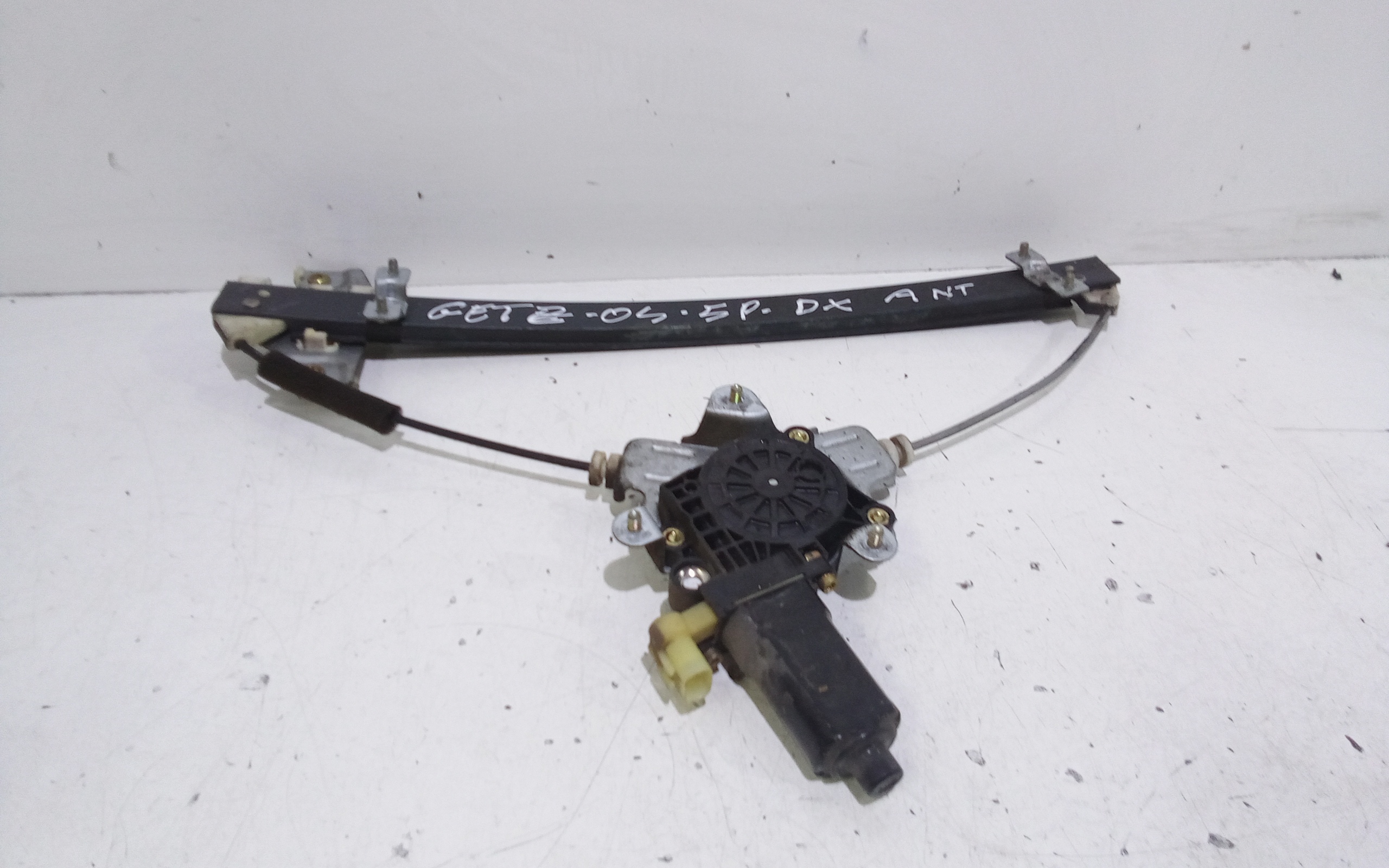 Alzacristallo Porta Ant. Destro 824021C000 Usato