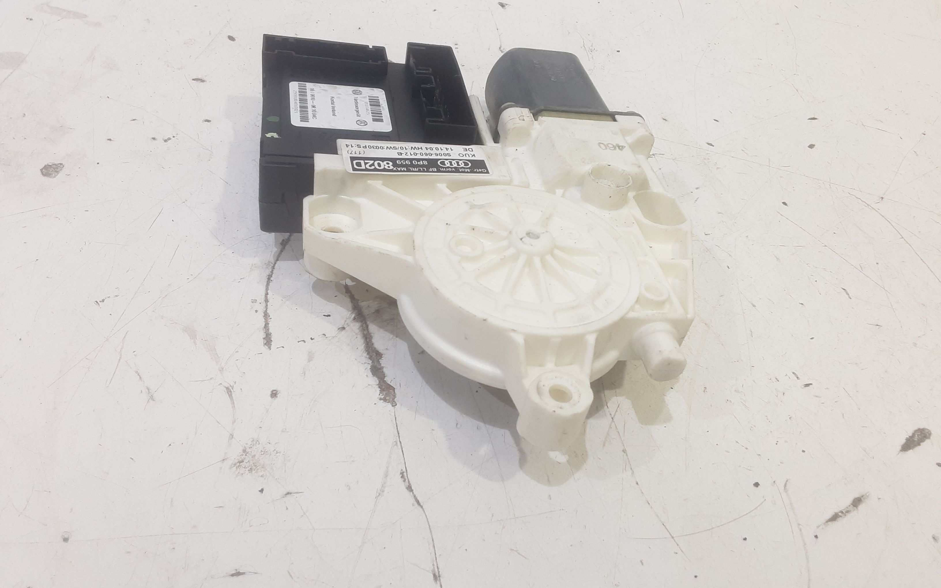 Motorino Alzacristallo Porta Ant. Destro 8P0959802G Usato