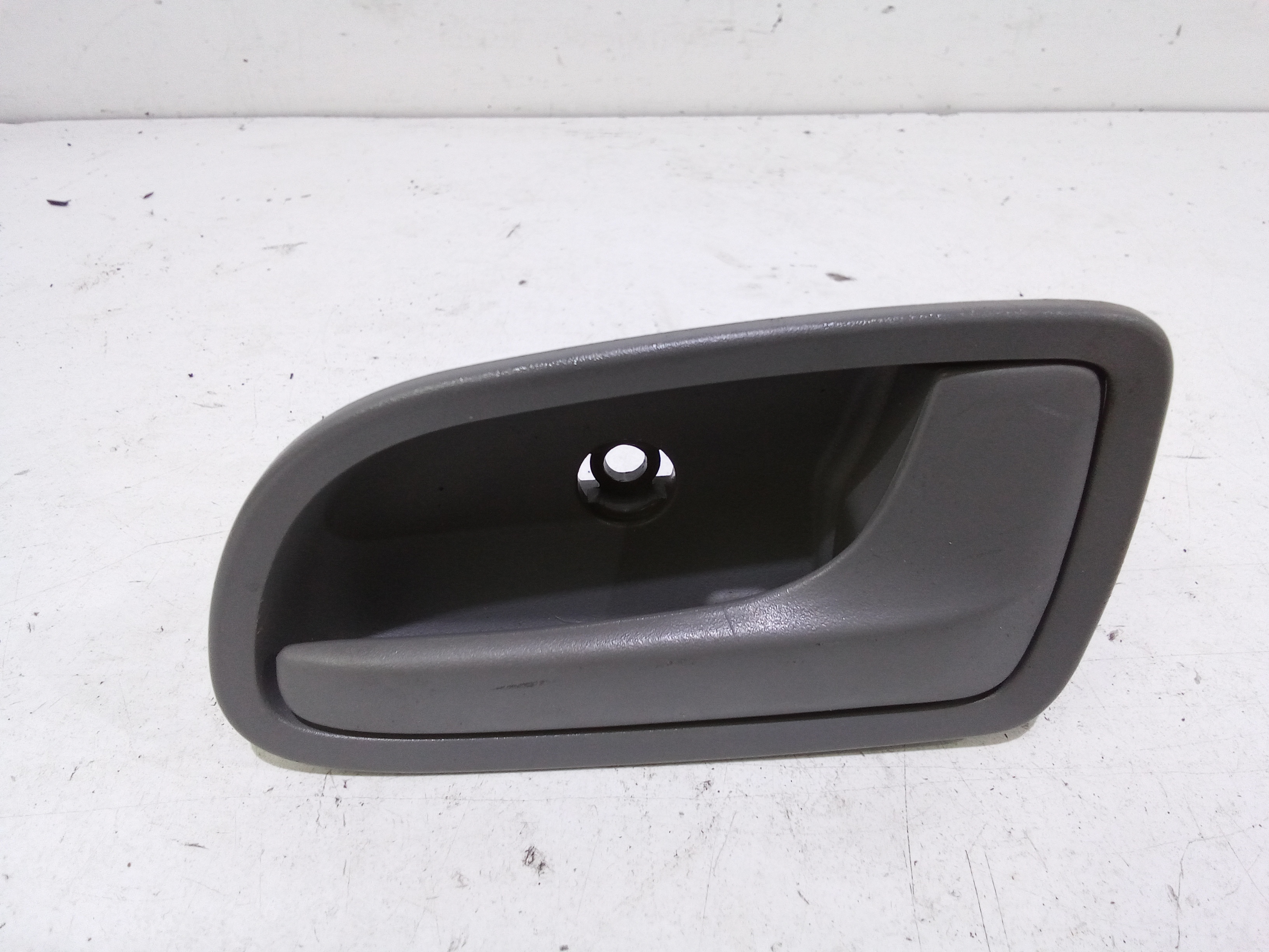 Maniglia Int. Apertura Porta Post. Destro 83620FD00008 Usato