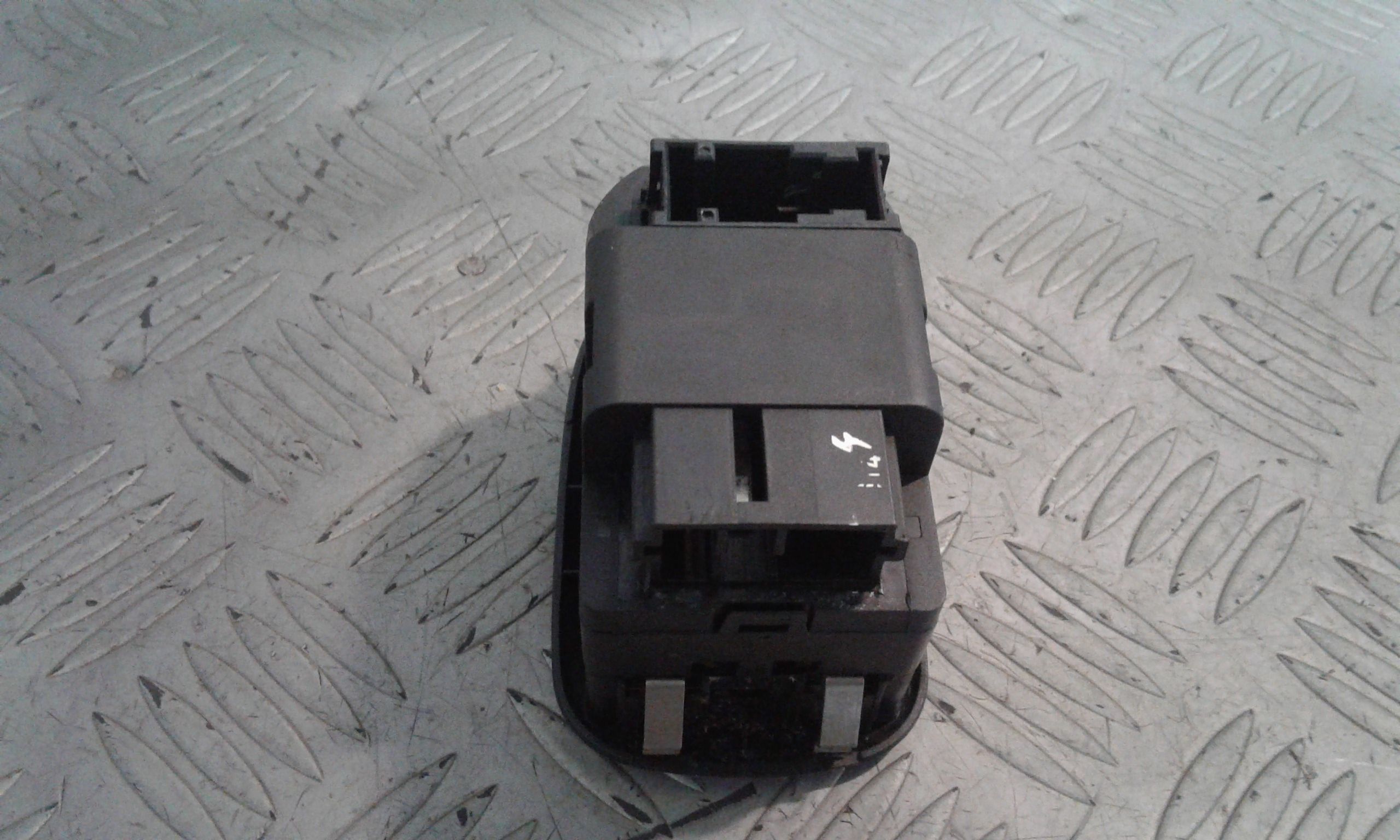 Interruttore Alzacristalli Porta Ant. Sinistro Usato