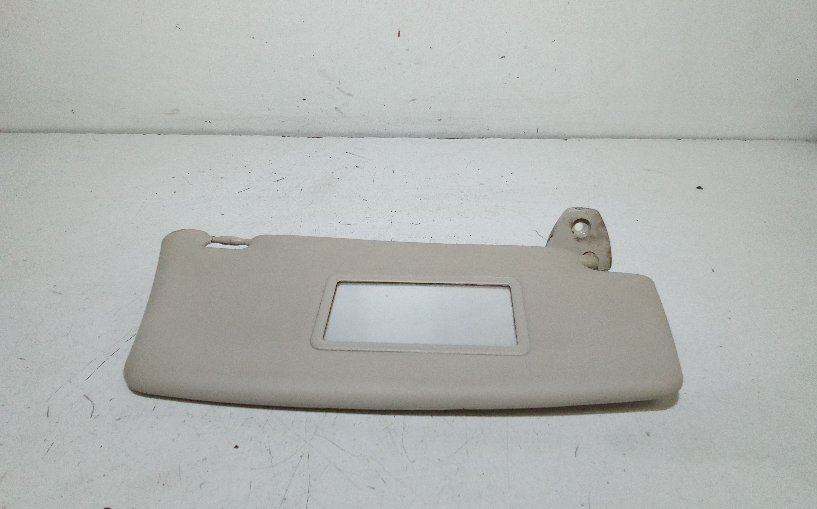 Aletta Parasole Parabrezza Destro 735407871 Usato