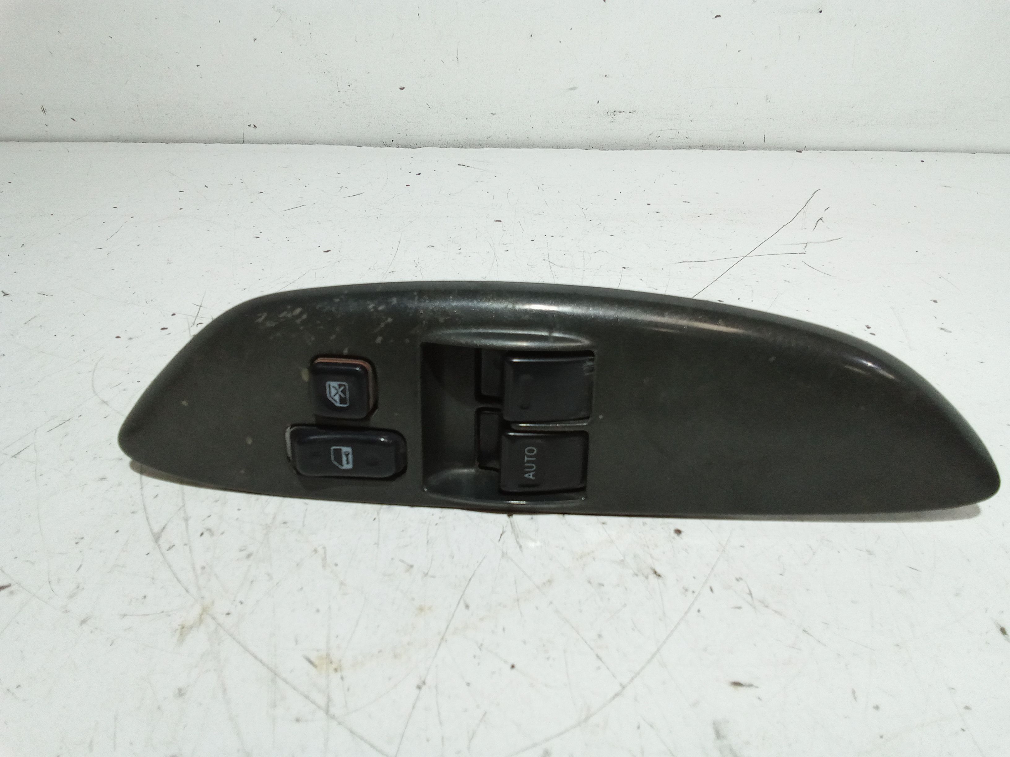 Interruttore Alzacristalli Porta Ant. Sinistro 848200D040 Usato