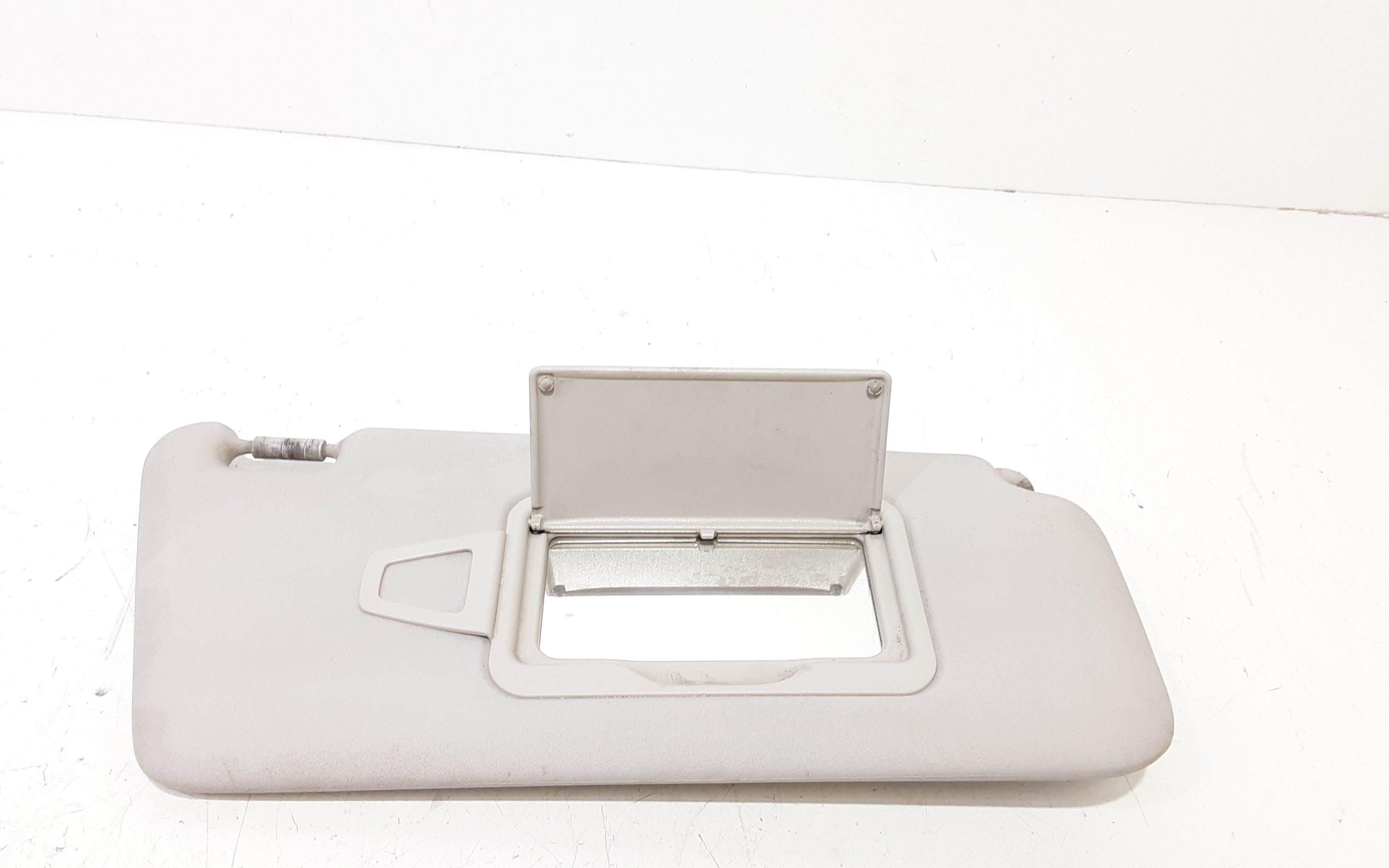 Aletta Parasole Parabrezza Destro A16981002107H48 Usato