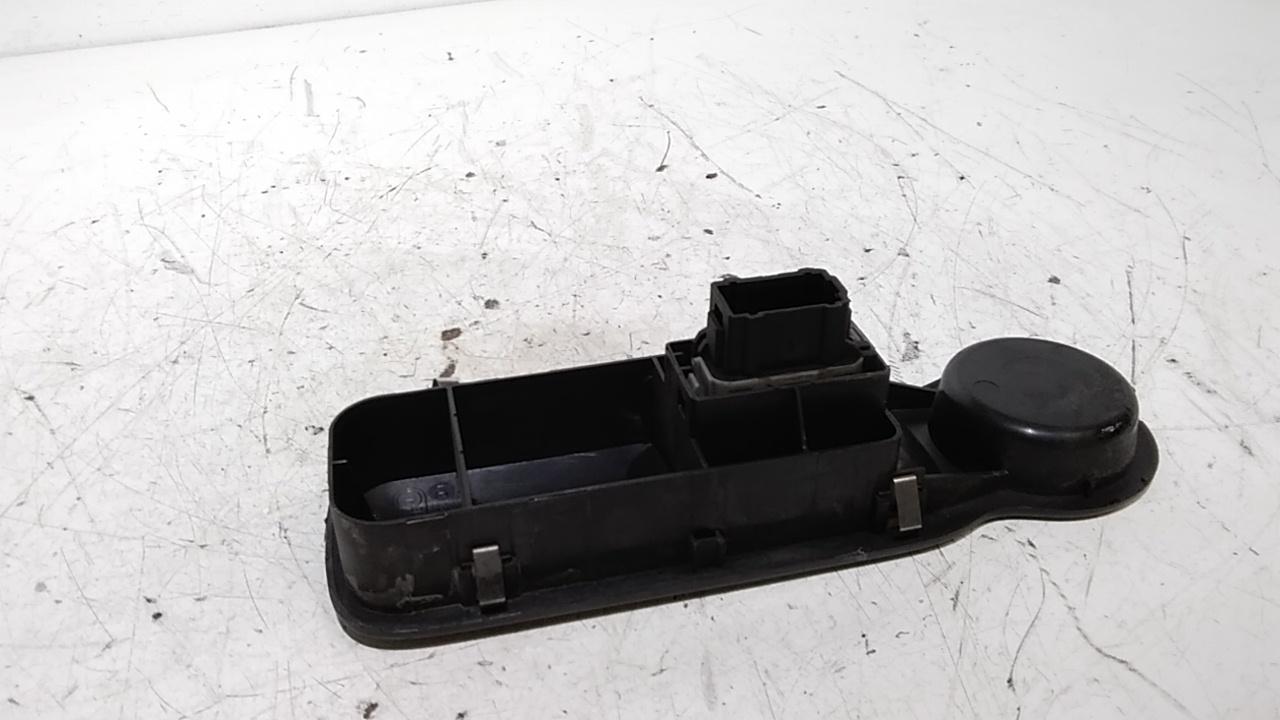 Interruttore Alzacristalli Porta Ant. Destro 8200214936 Usato