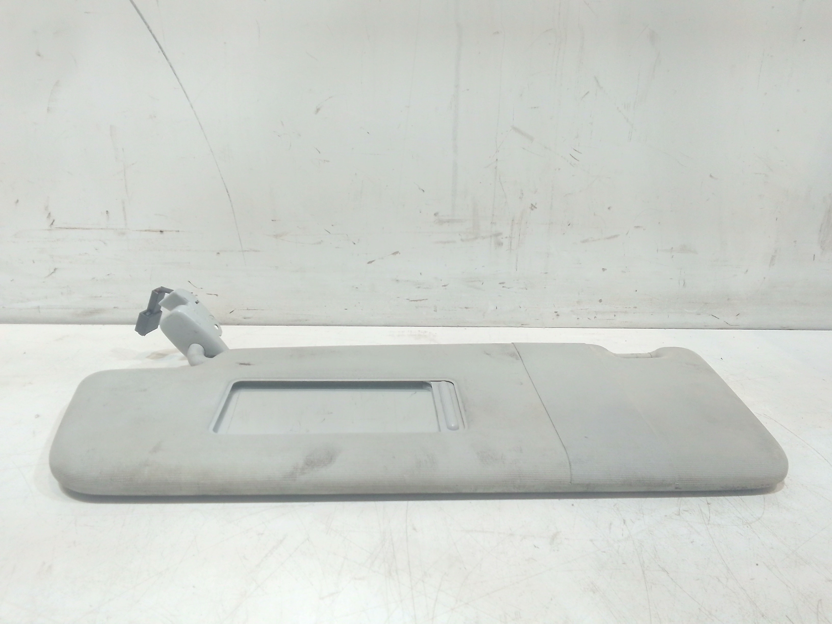 Aletta Parasole Parabrezza Sinistro 1T0857551F2F4 Usato