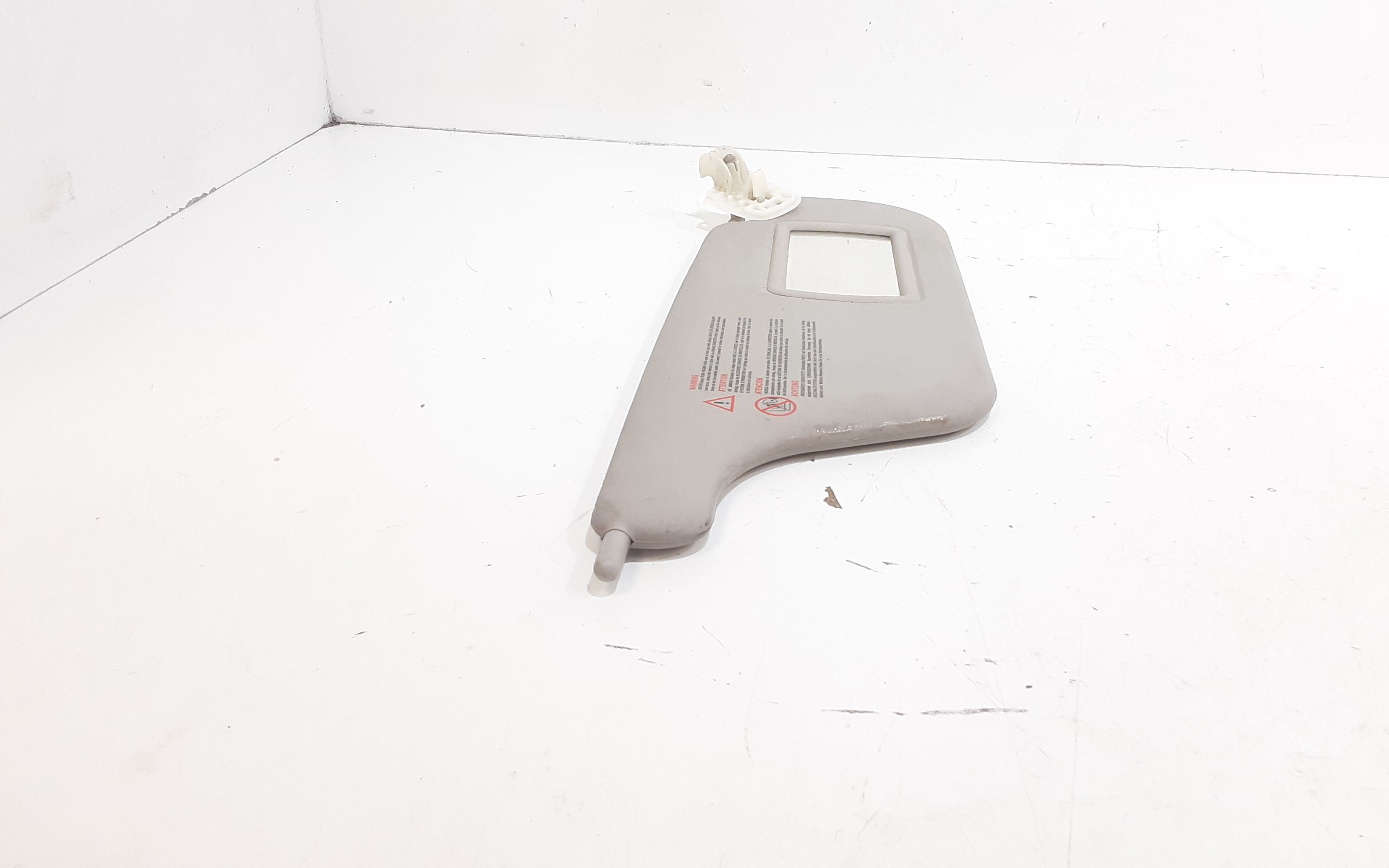 Aletta Parasole Parabrezza Destro 8200294229 Usato