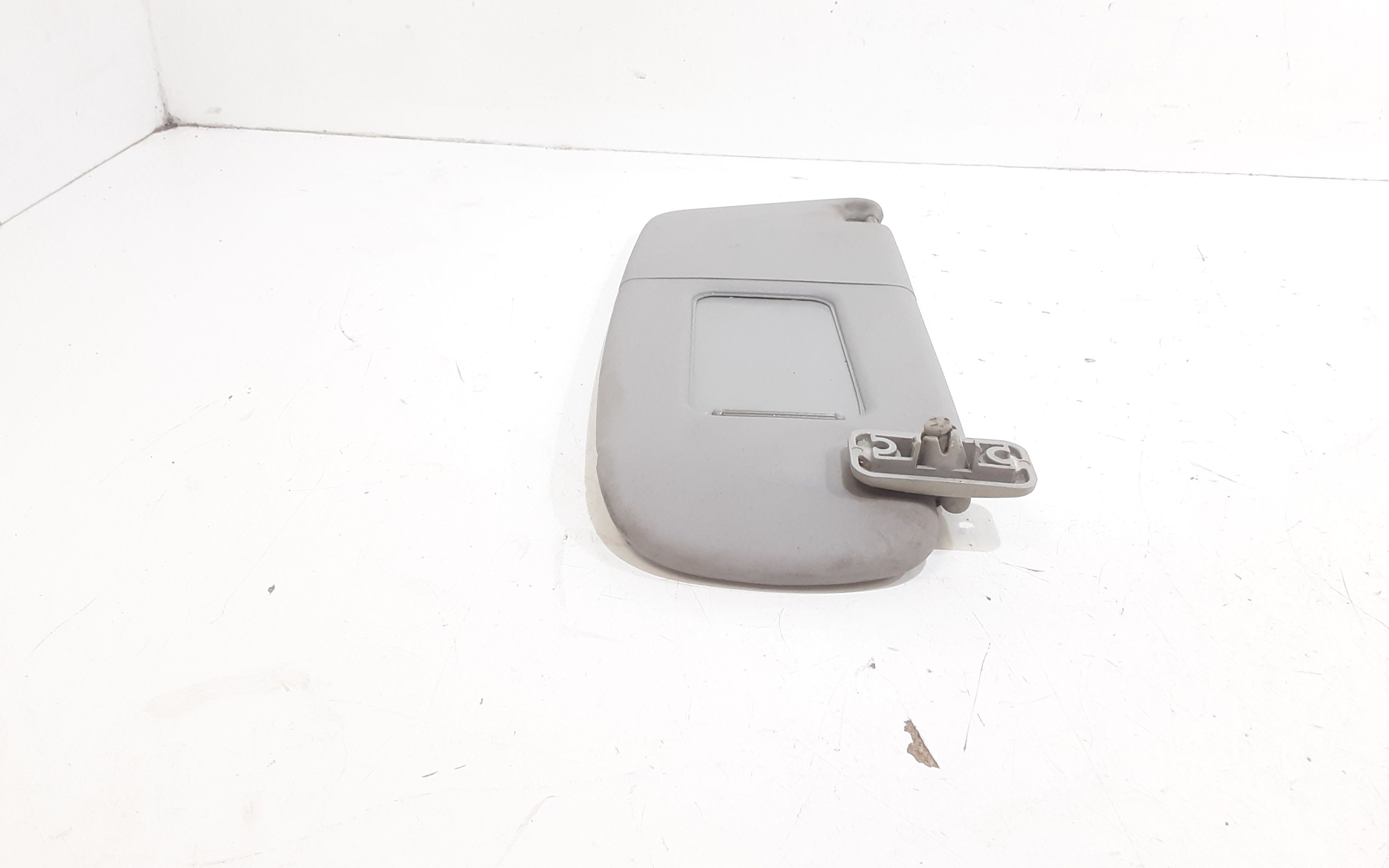 Aletta Parasole Parabrezza Destro 13130073 Usato