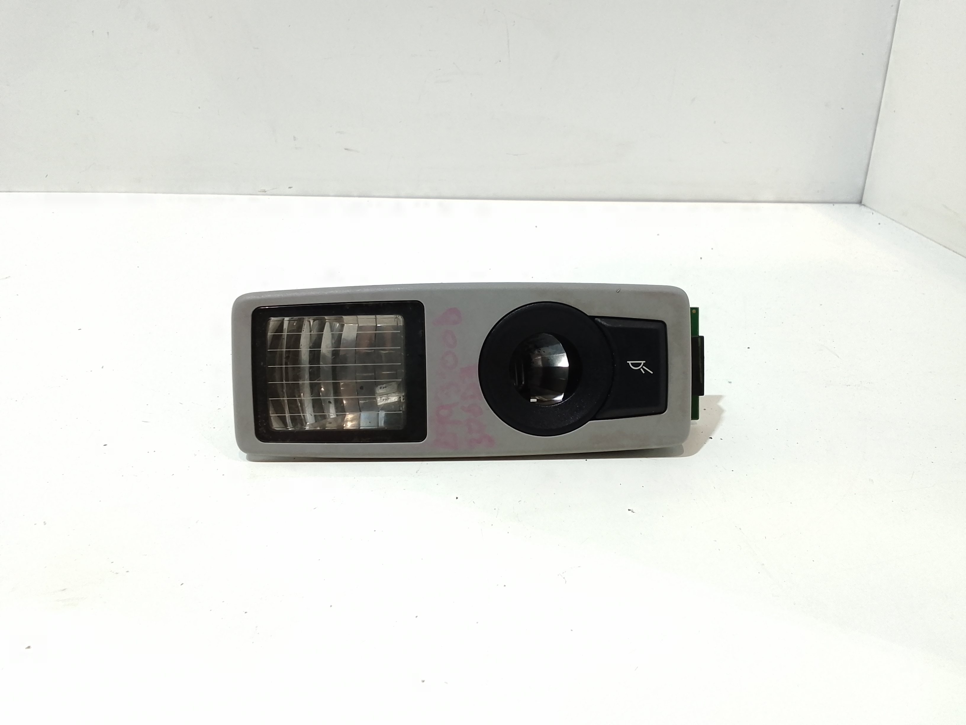 Luce Cortesia Centr. Tetto Usato