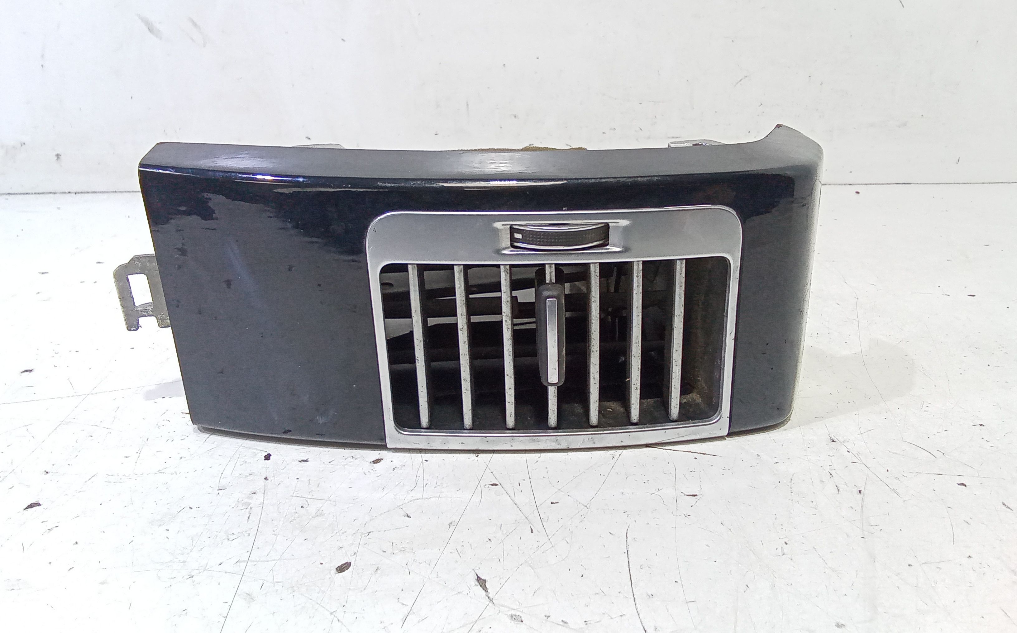 Condotto Aria Bocchette Lat. Cruscotto Destro LR053279 Usato