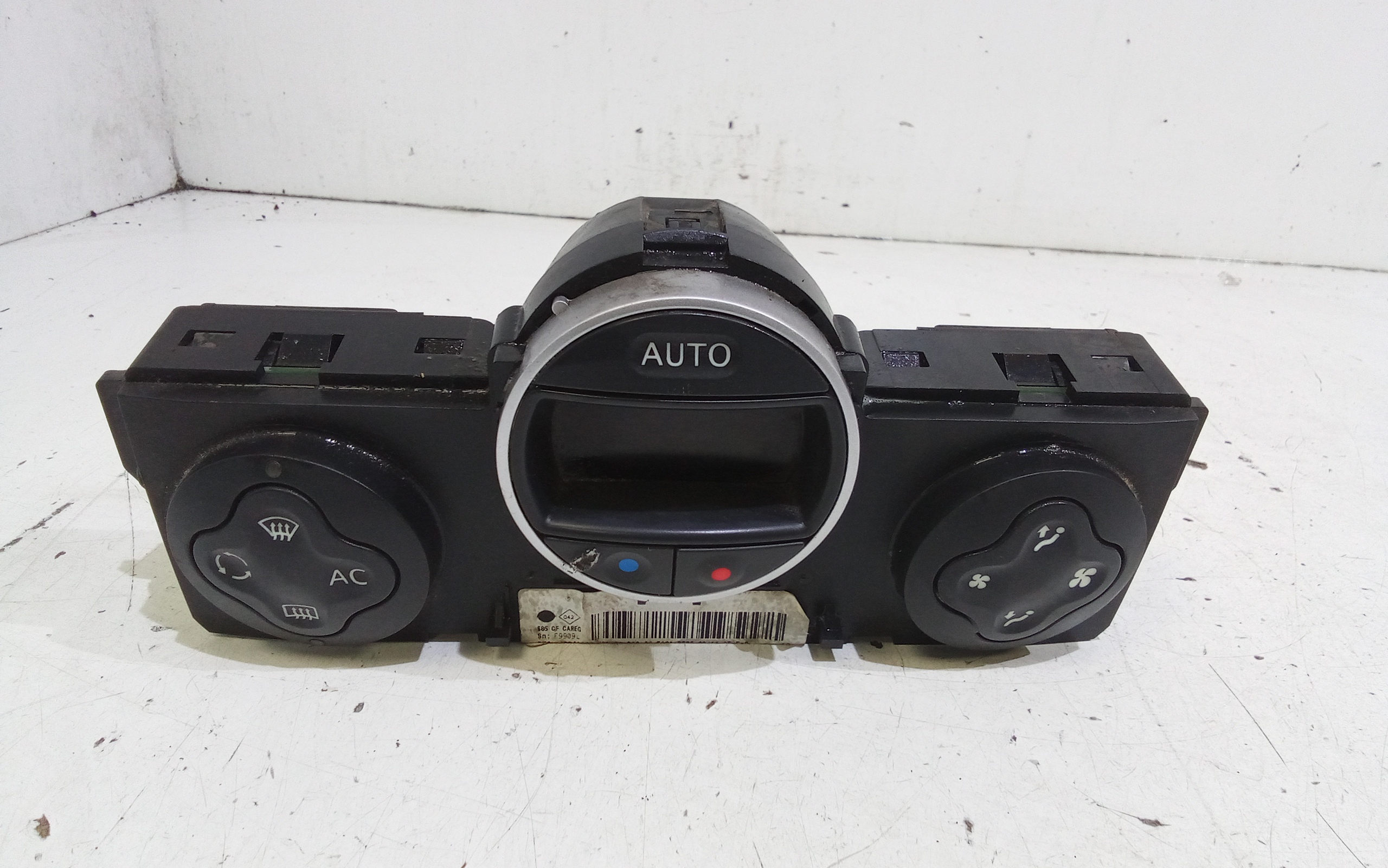 Blocco Comando Climatizzazione 7701070473 Usato
