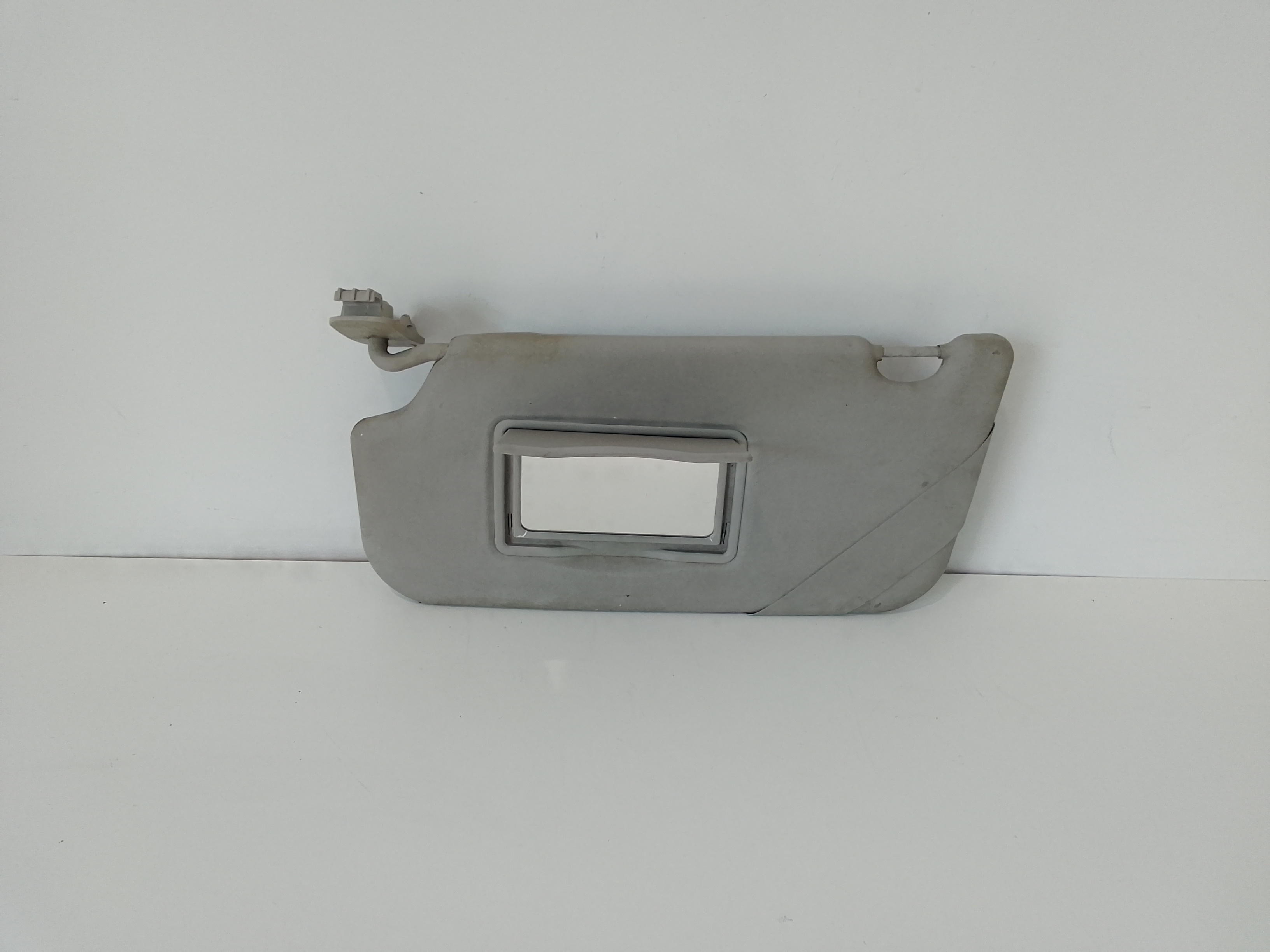 Aletta Parasole Parabrezza Sinistro 1702310 Usato