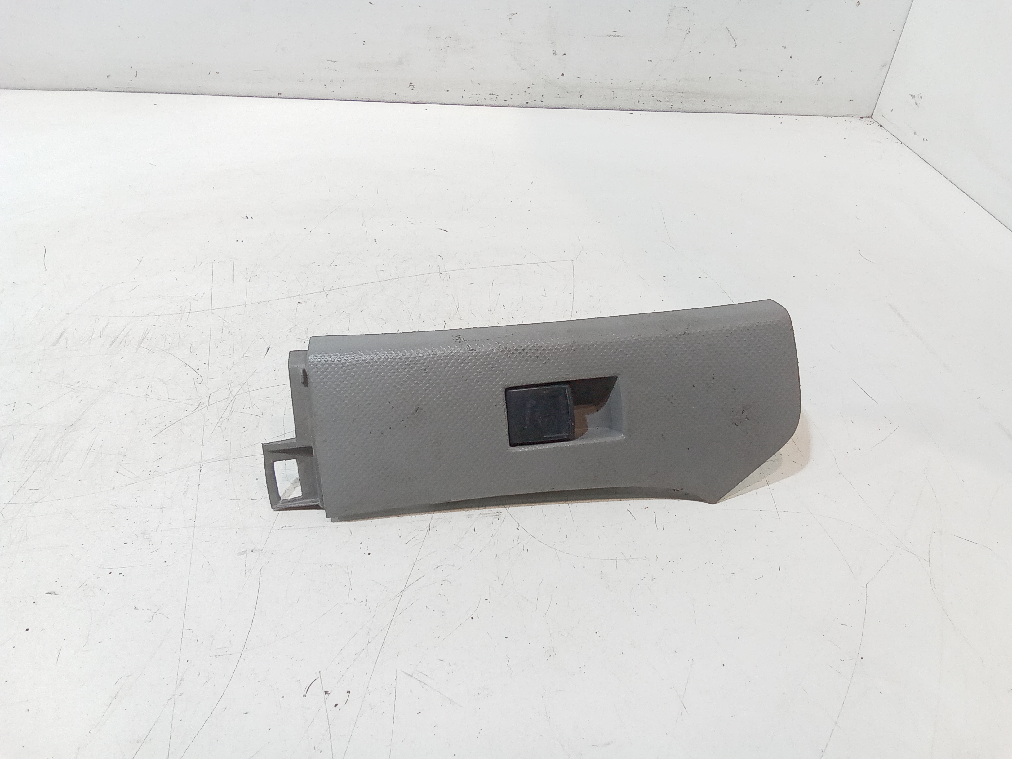 Interruttore Alzacristalli Porta Ant. Destro Usato