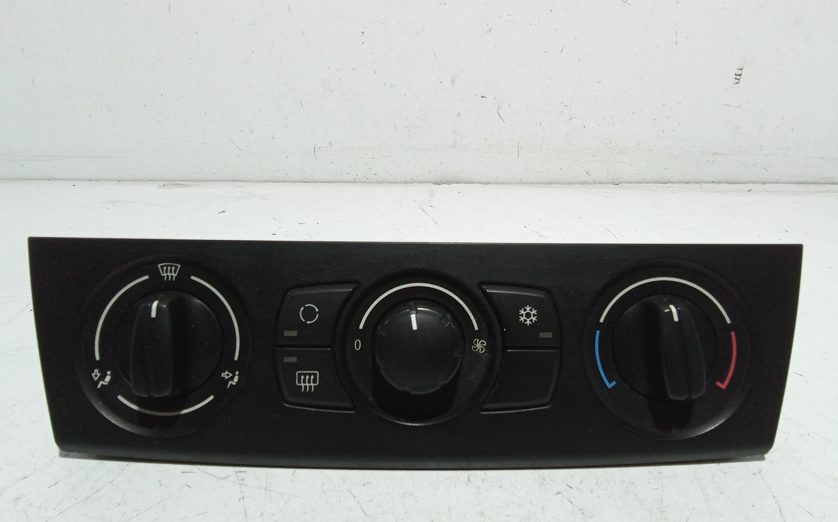 Blocco Comando Climatizzazione 64119190922 Usato