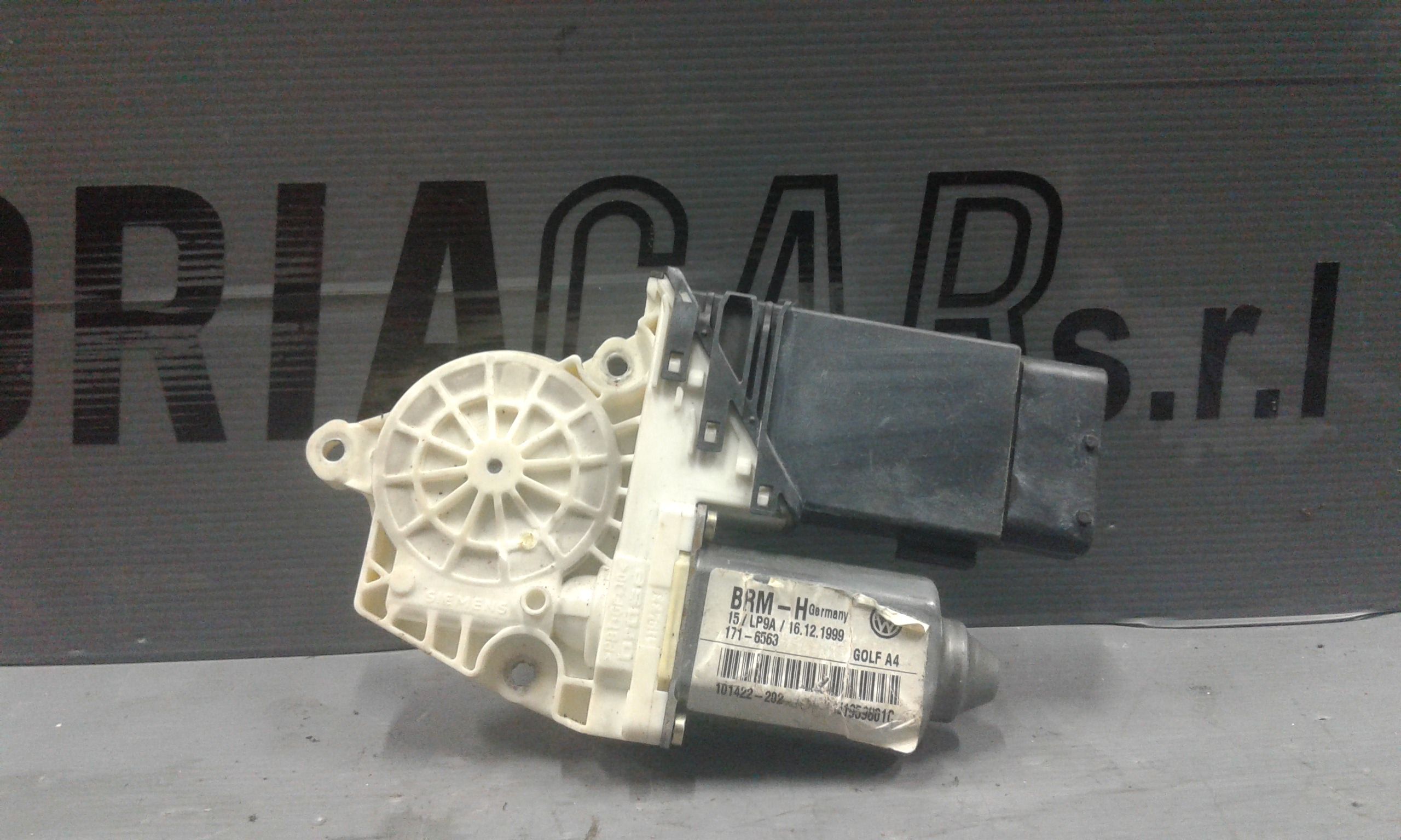 Motorino Alzacristallo Porta Ant. Destro 1C0959802C017 Usato