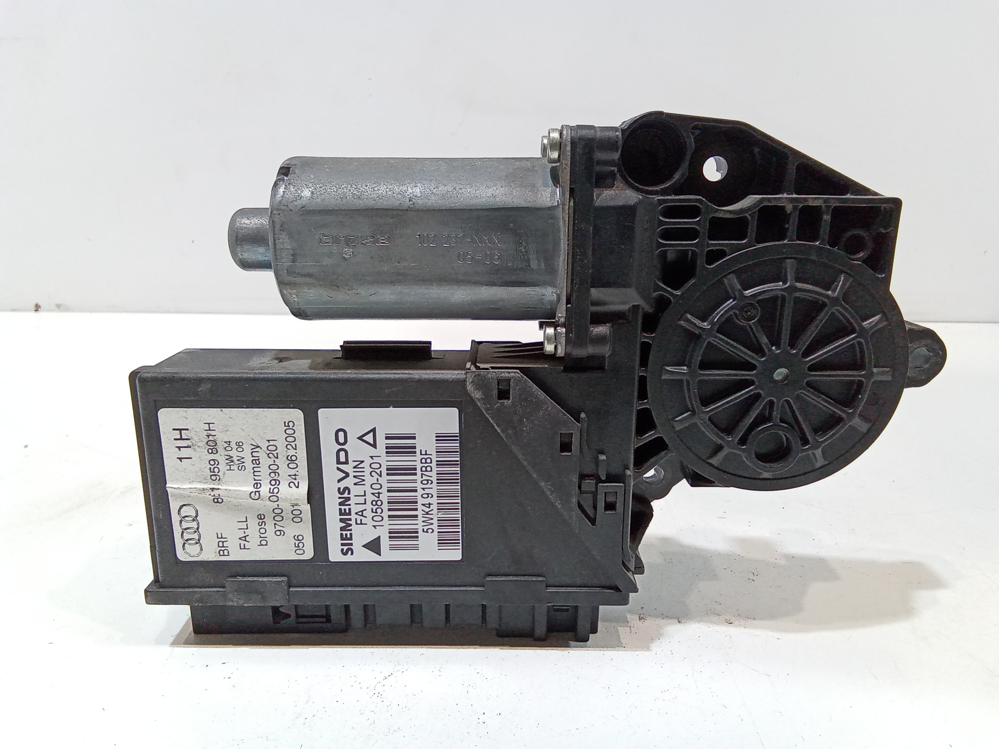 Motorino Alzacristallo Porta Ant. Destro 8E1959802G Usato