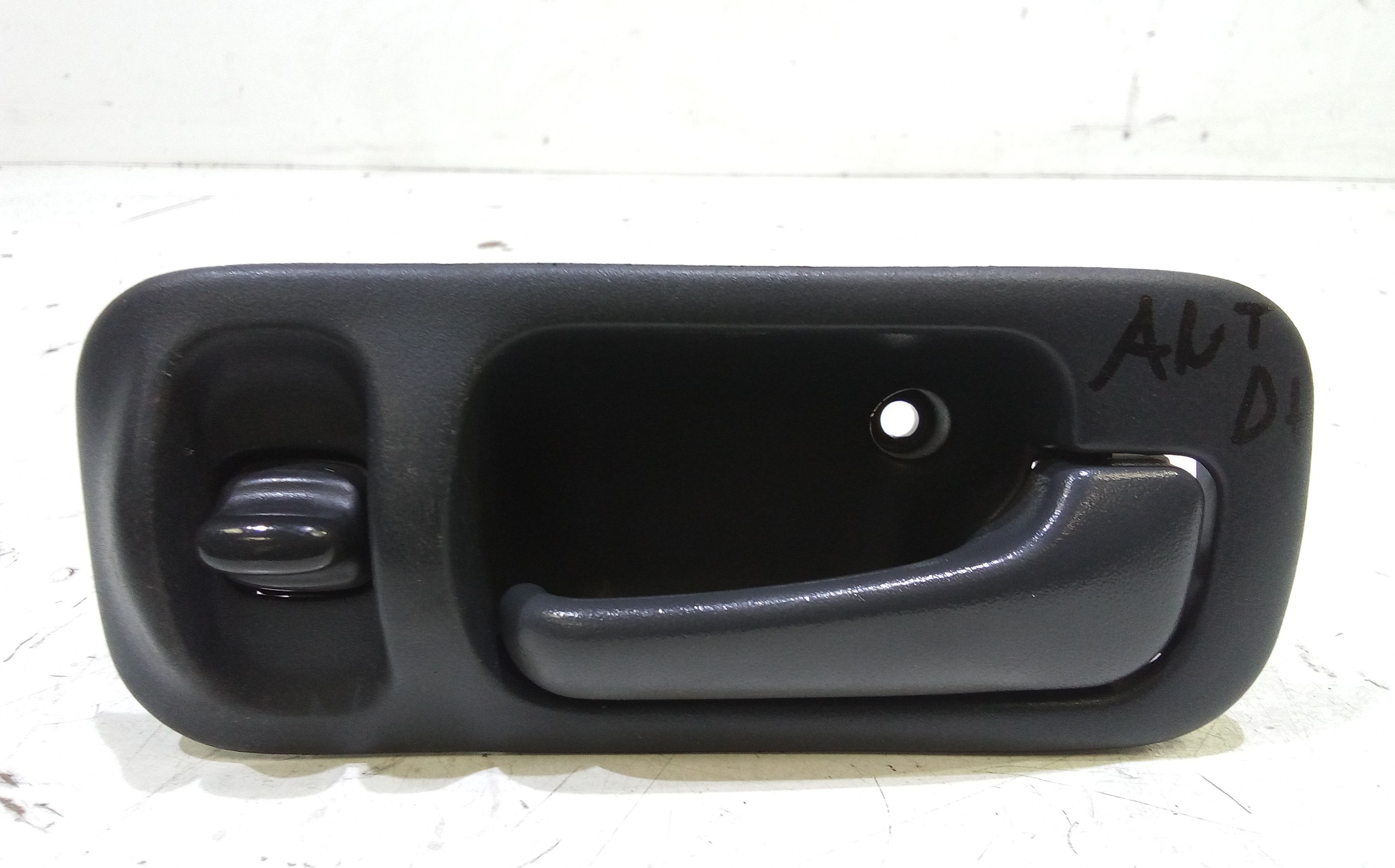 Maniglia Int. Apertura Porta Ant. Destro Usato