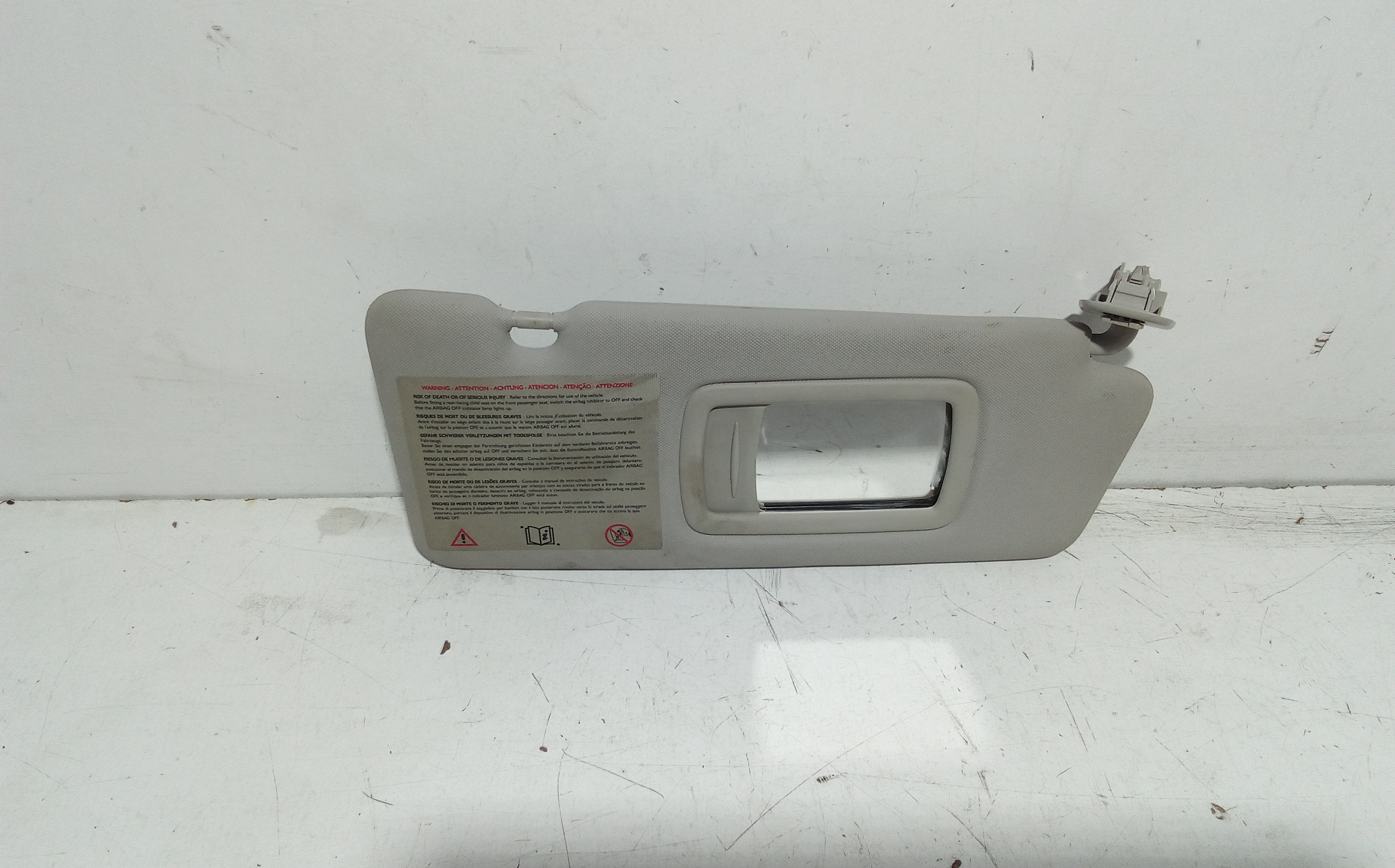 Aletta Parasole Parabrezza Destro 964001446R Usato