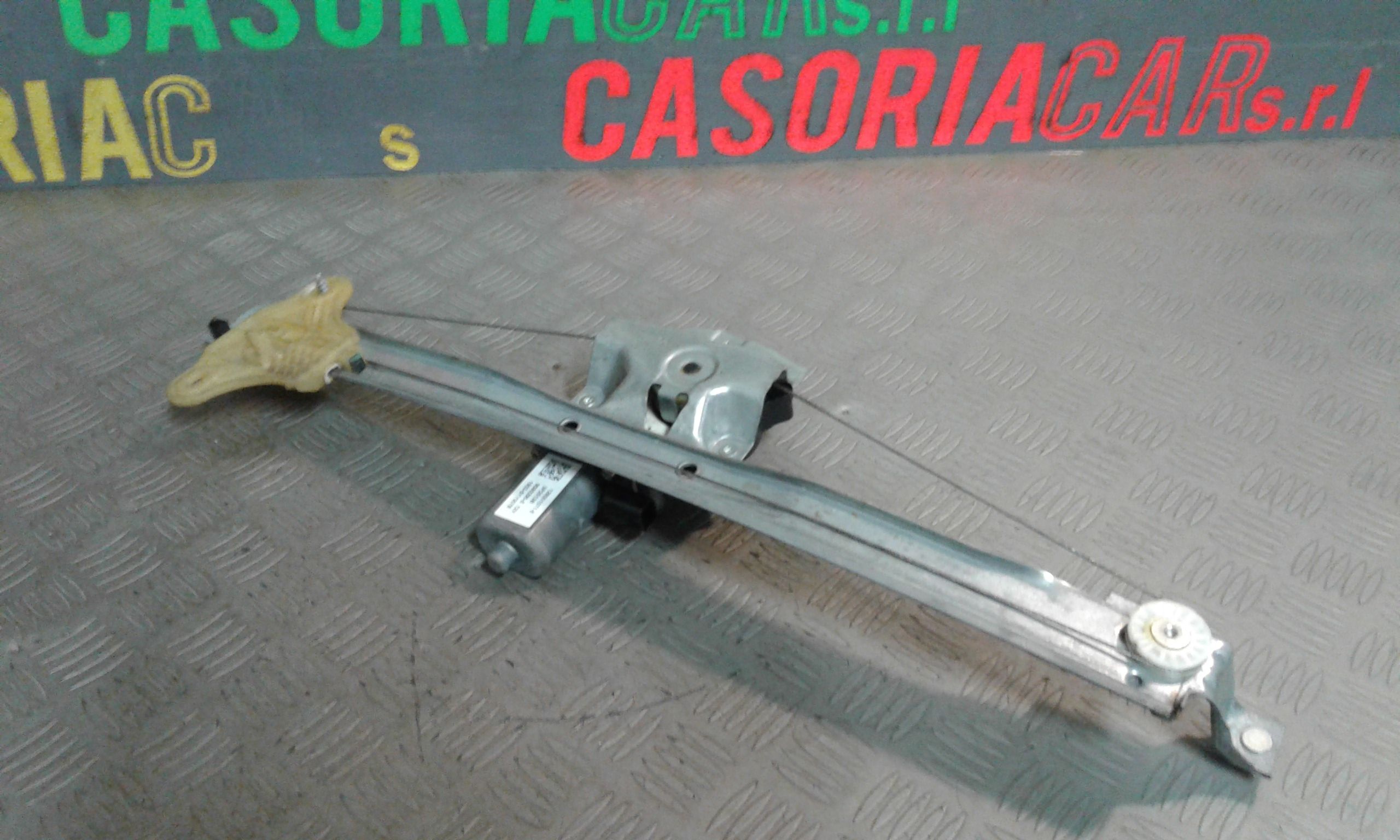 Alzacristallo Porta Ant. Destro Usato