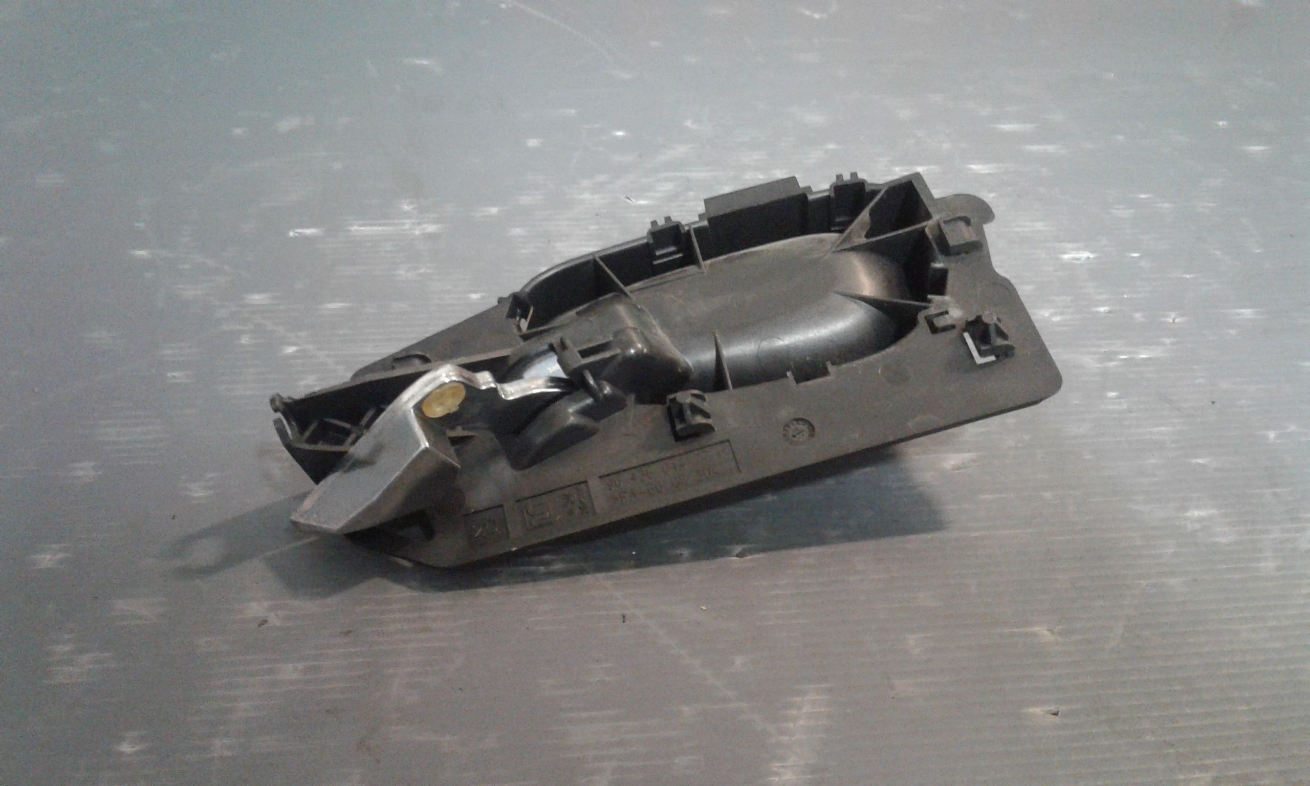 Maniglia Int. Apertura Porta Ant. Destro Usato