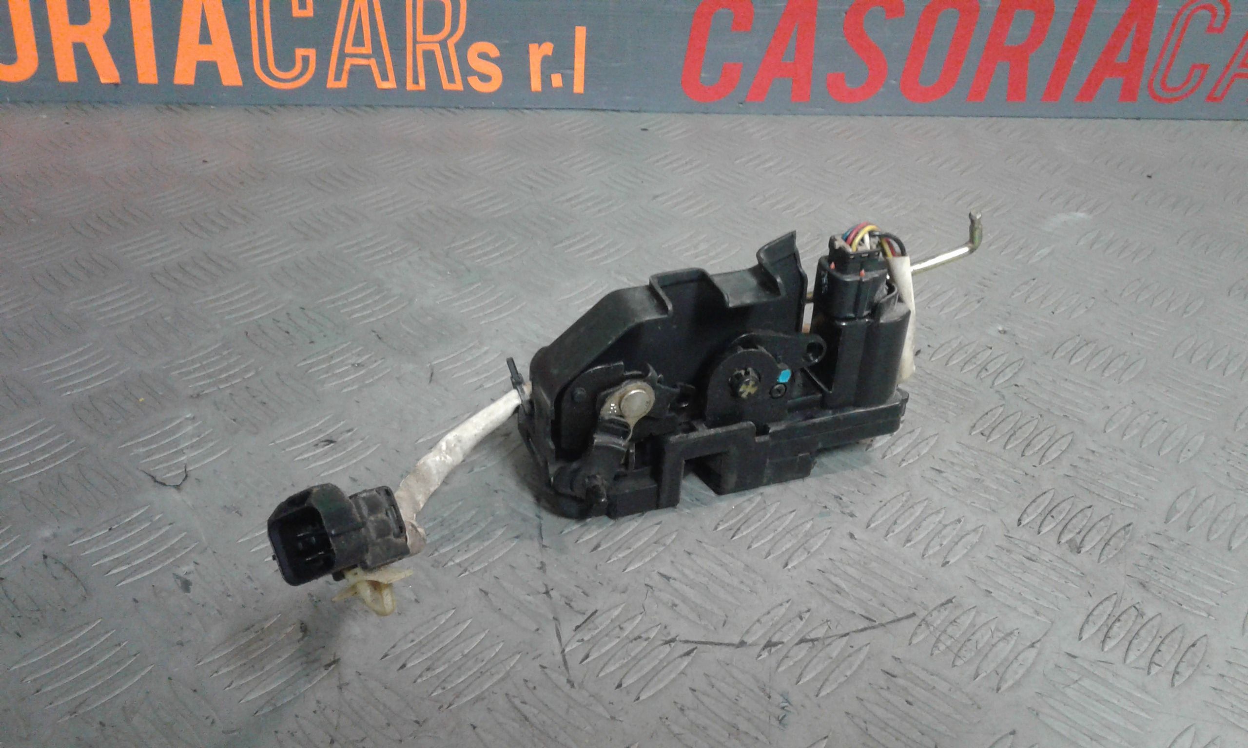 Serratura Porta Post. Destro 957361C000 Usato