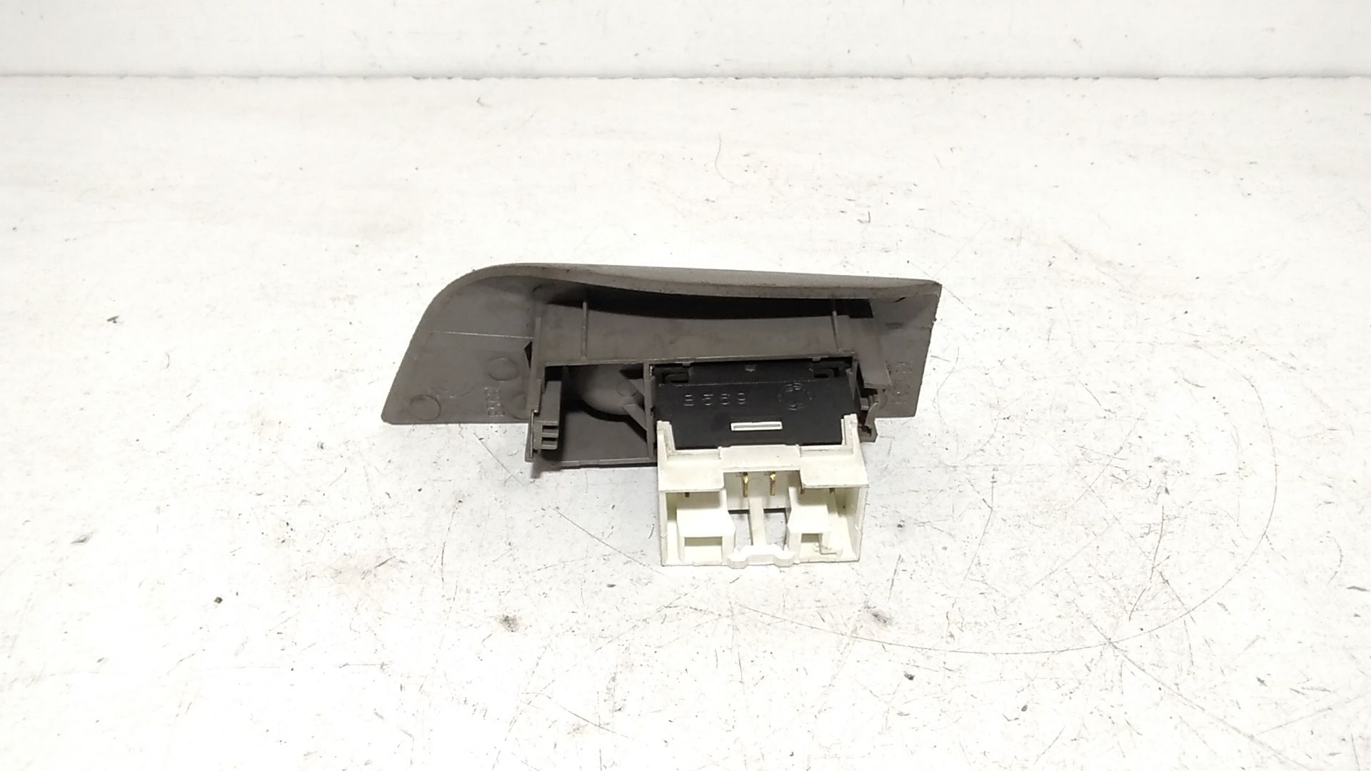 Interruttore Alzacristalli Porta Post. Destro 735428568 Usato