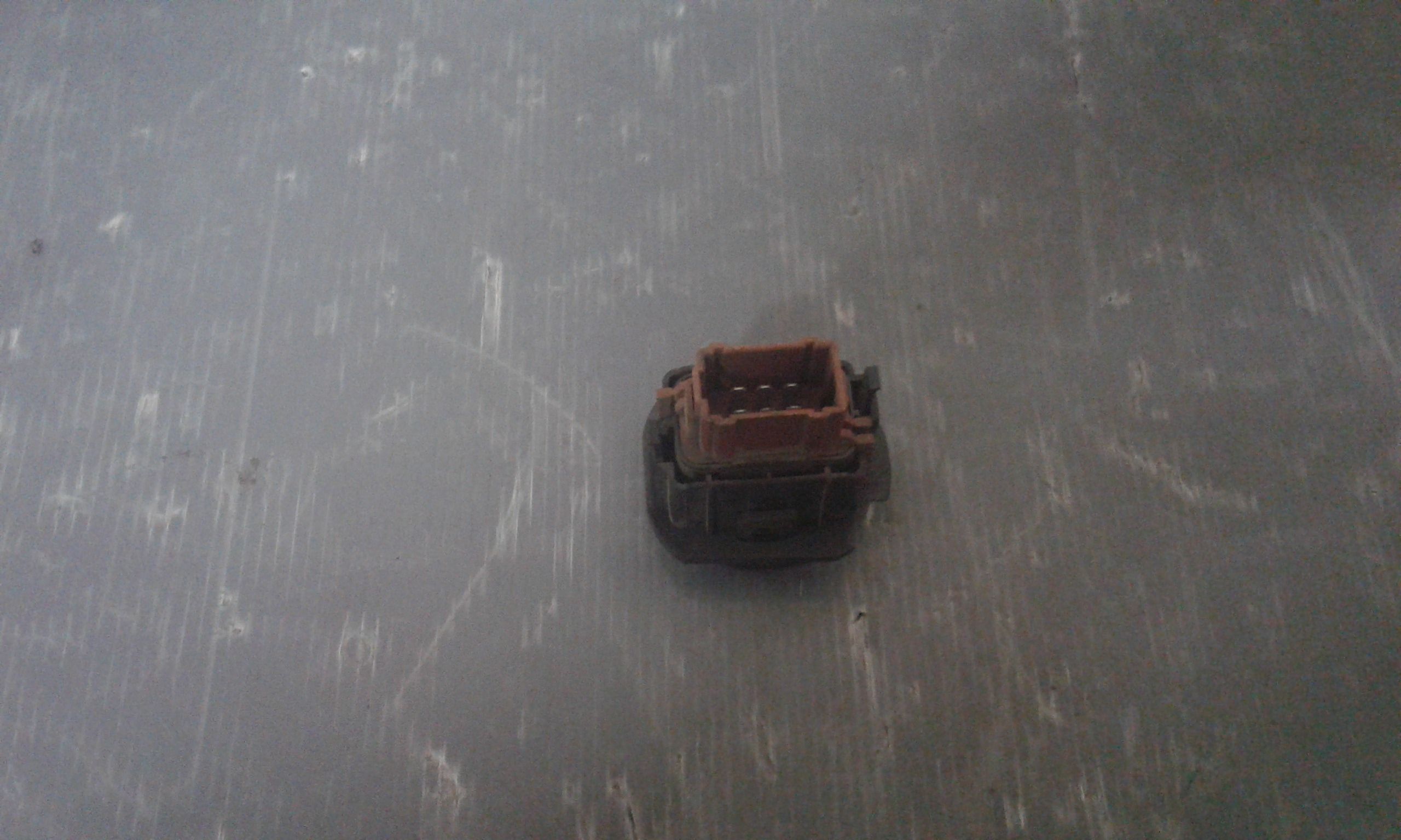 Interruttore Alzacristalli Porta Ant. Destro 8200167229 Usato