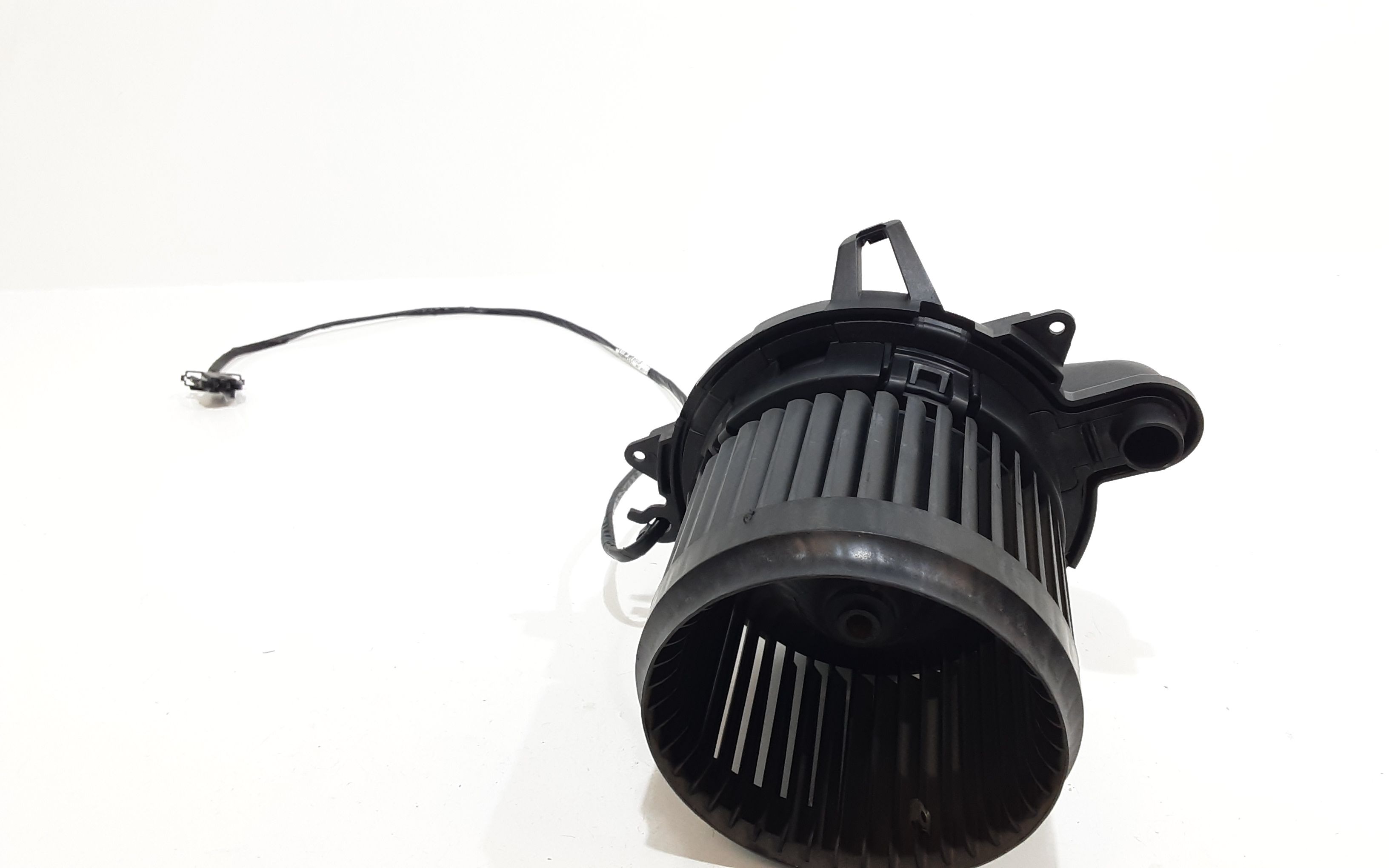 Motorino Ventilazione Abitacolo 272104788R Usato