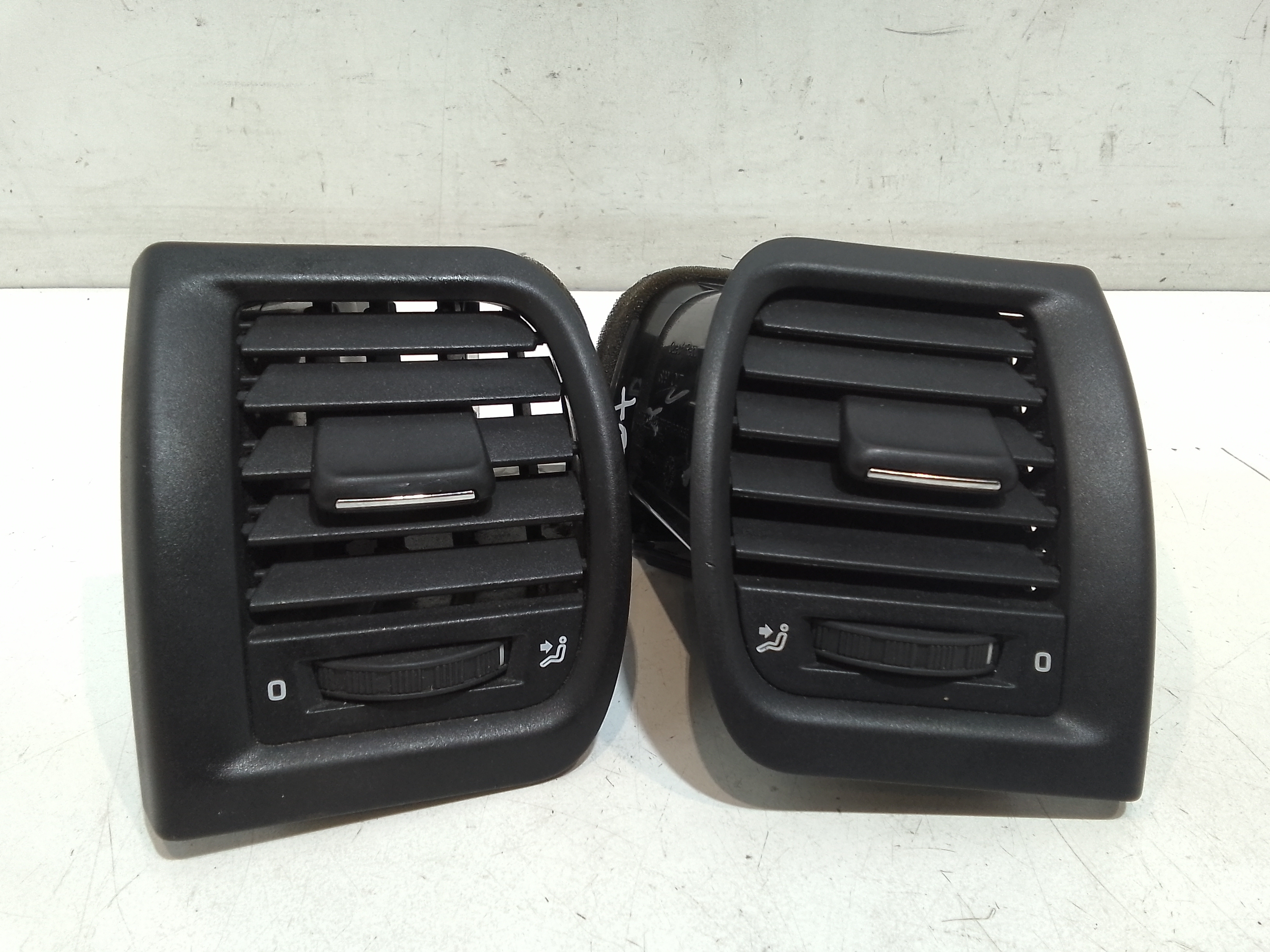 Condotto Aria Bocchette Lat. Cruscotto Sinistro , Condotto Aria Bocchette Lat. Cruscotto Destro Usato