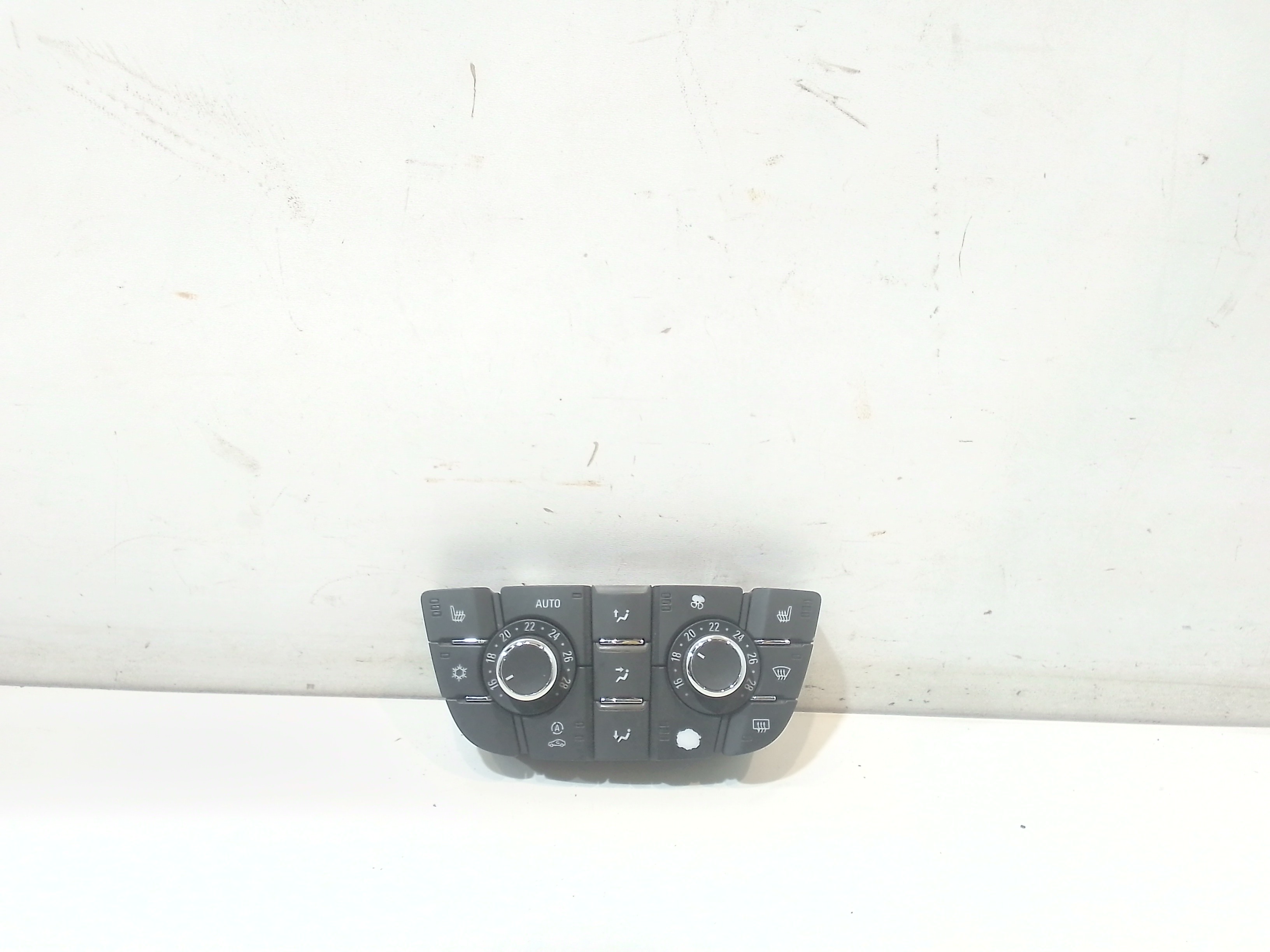 Blocco Comando Climatizzazione 13346098 Usato
