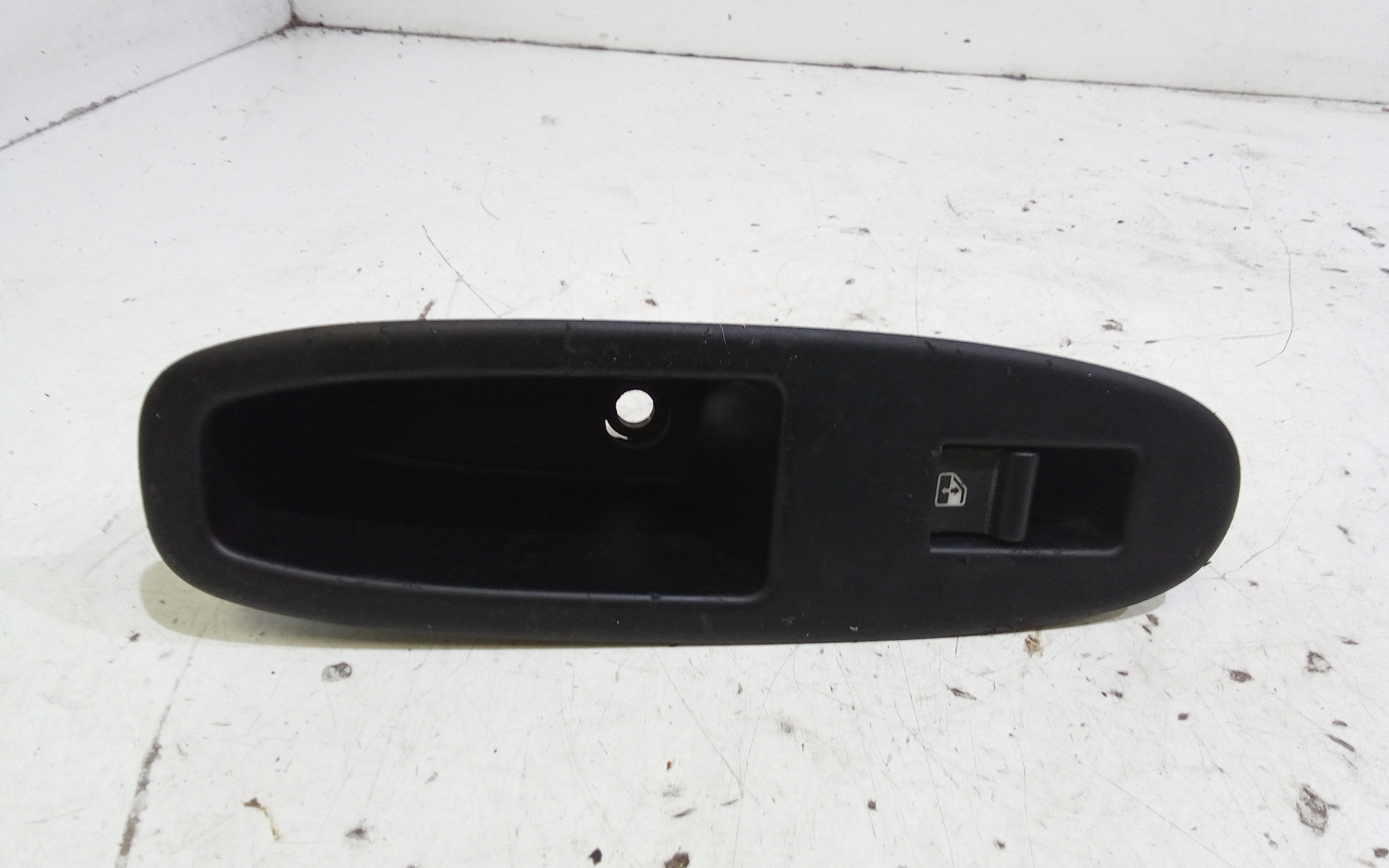 Interruttore Alzacristalli Porta Post. Destro 71744265 Usato