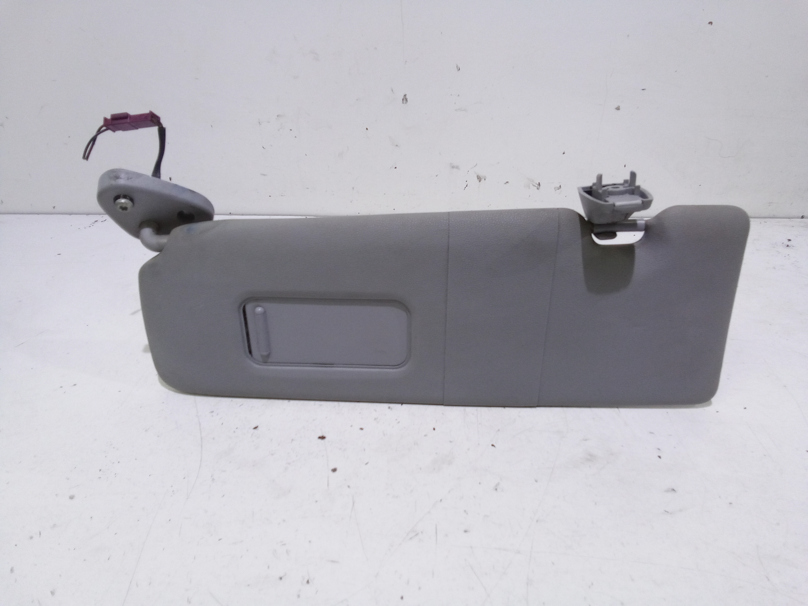 Aletta Parasole Parabrezza Sinistro 51167252503 Usato