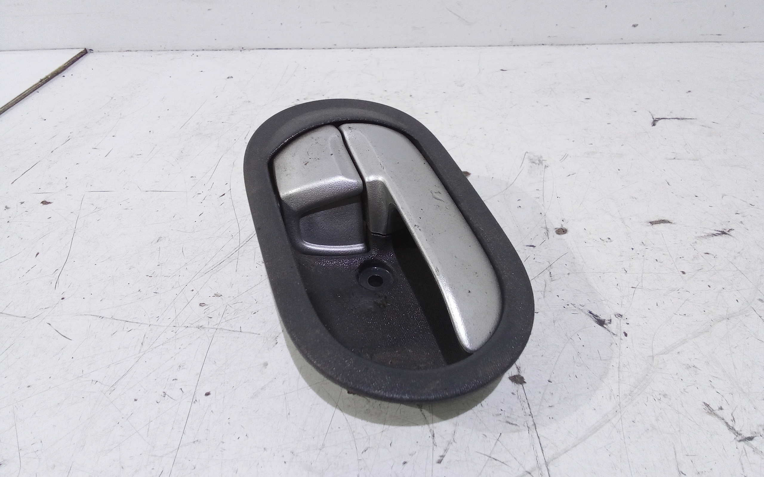 Maniglia Int. Apertura Porta Ant. Destro Usato