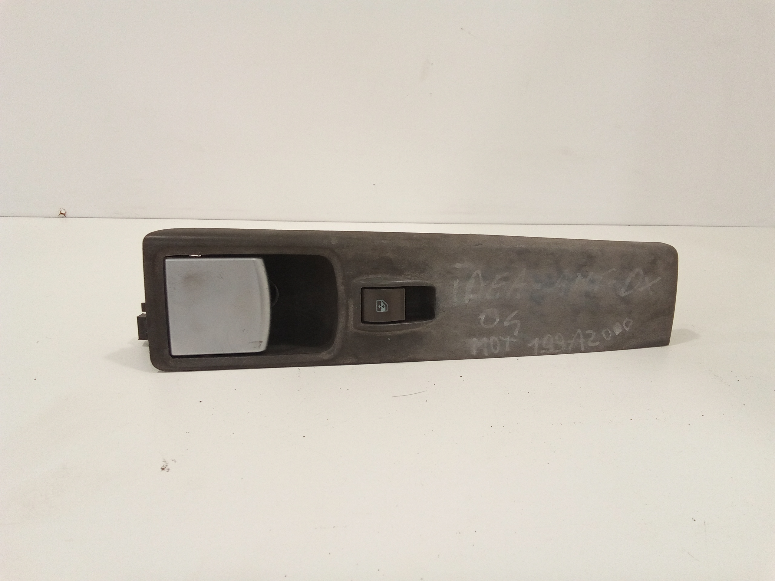 Interruttore Alzacristalli Porta Ant. Destro Usato