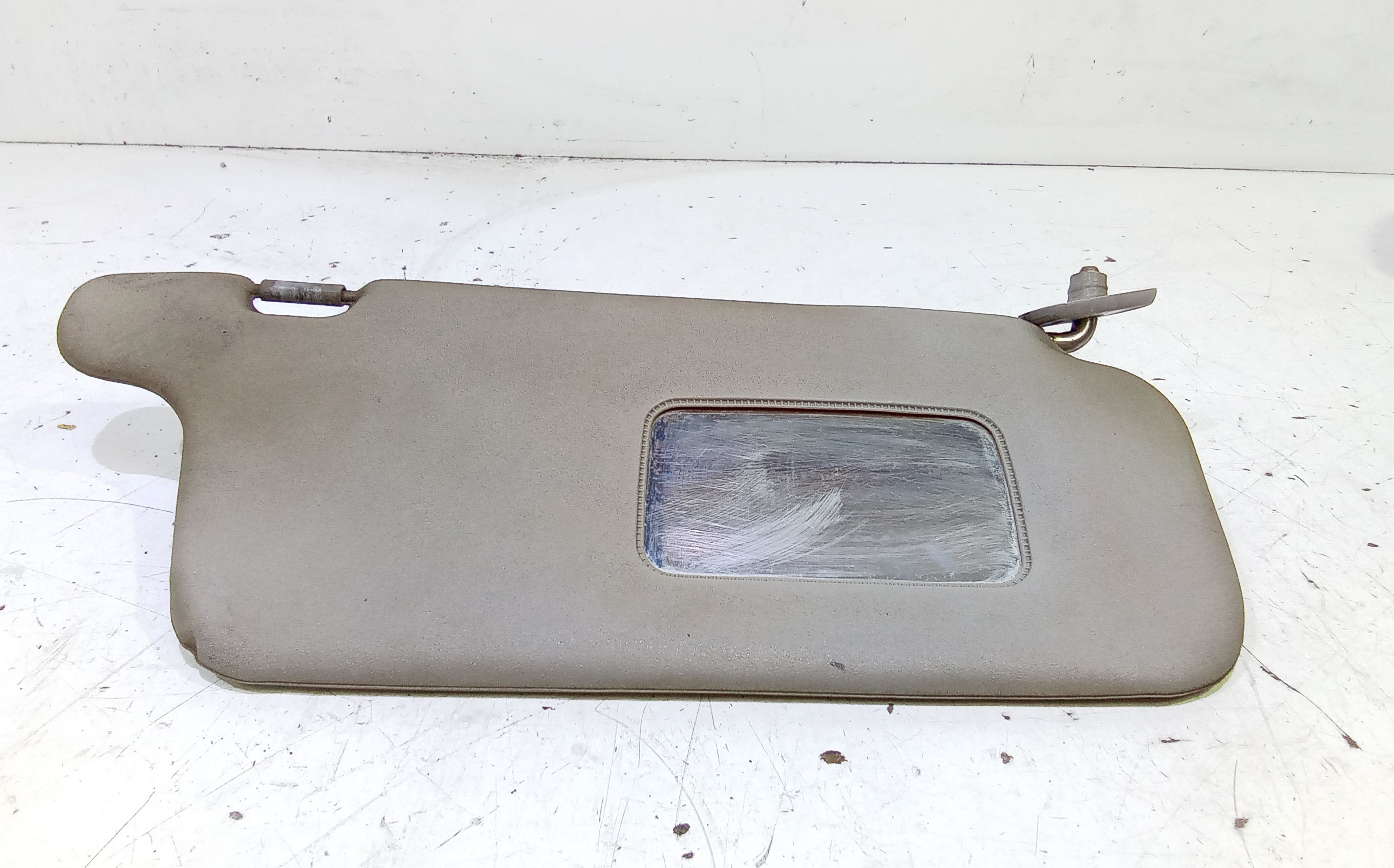 Aletta Parasole Parabrezza Destro 8520202500OB Usato