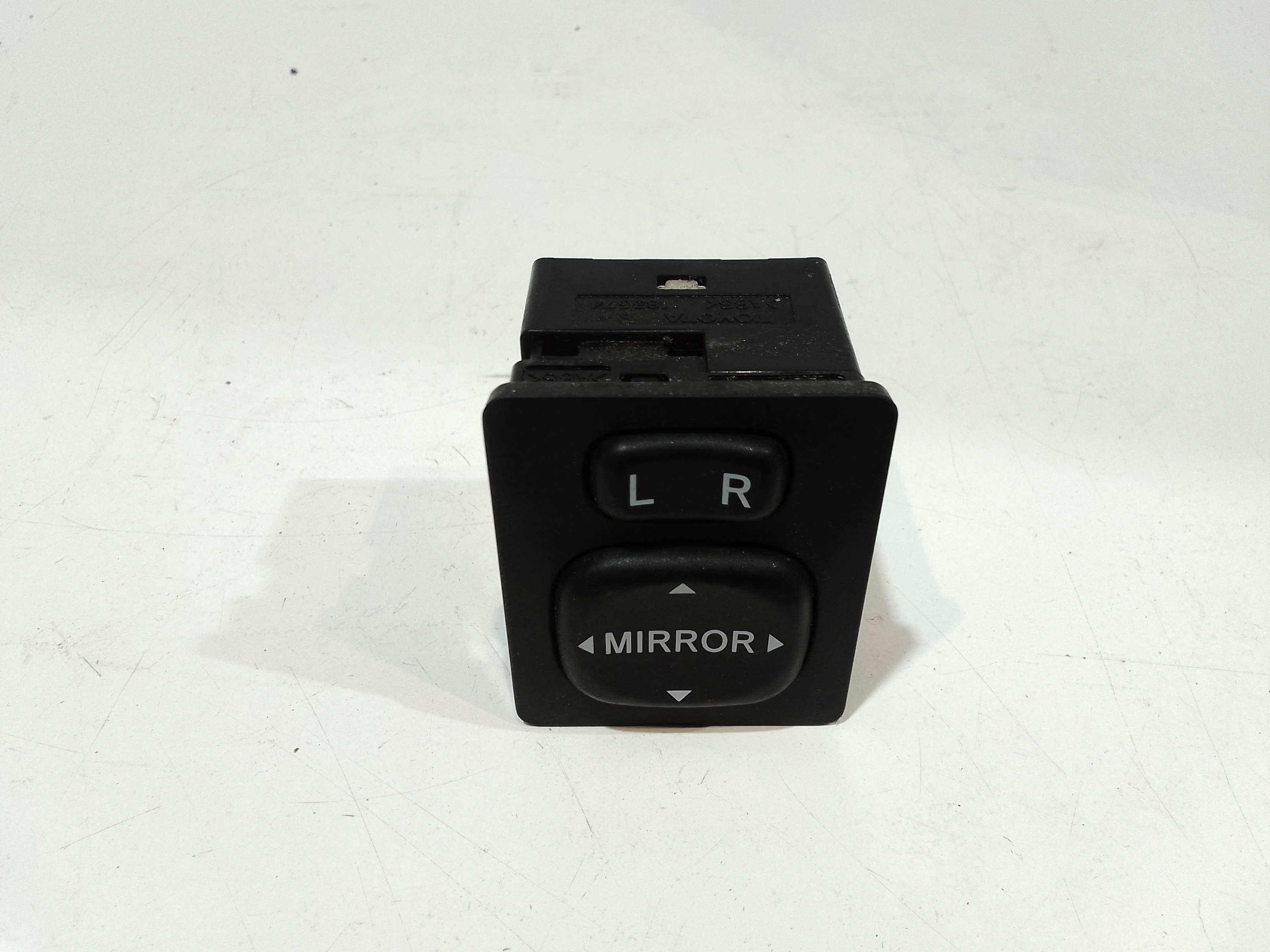 Interruttore Regolazione Retrovisore Est. 8487034010 Usato