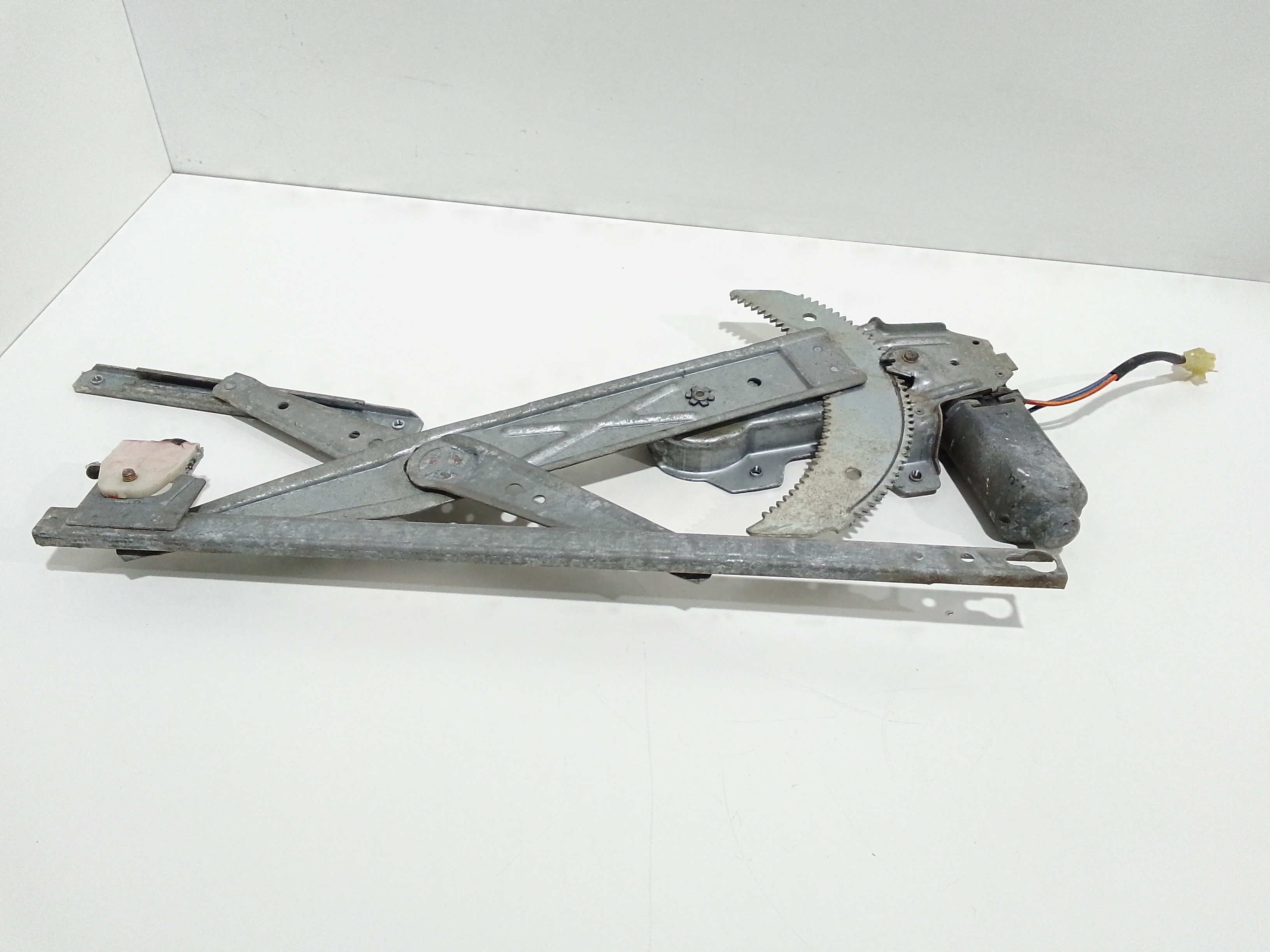 Alzacristallo Porta Ant. Destro Usato