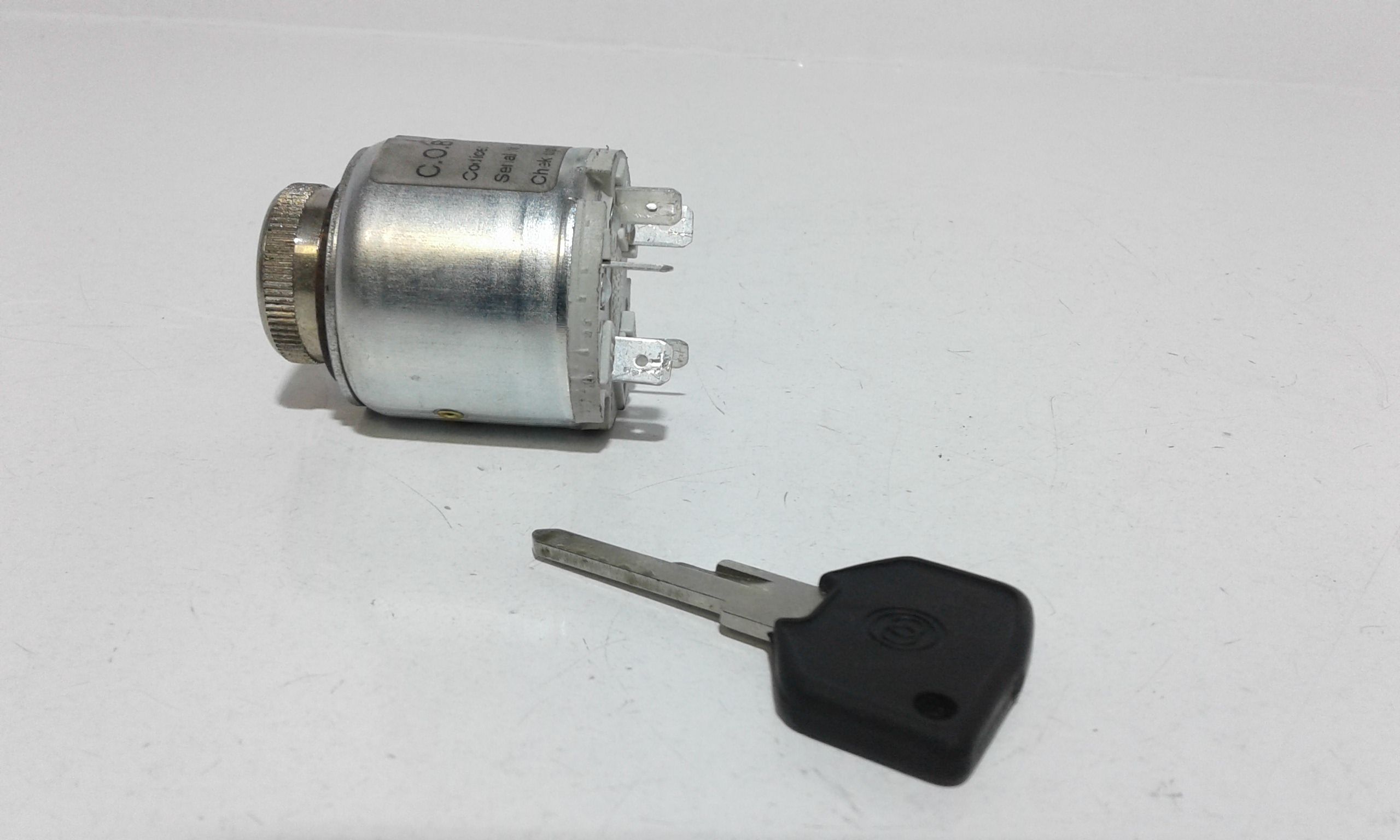 Commutatore Avviamento Con Cilindretti Serrature Usato