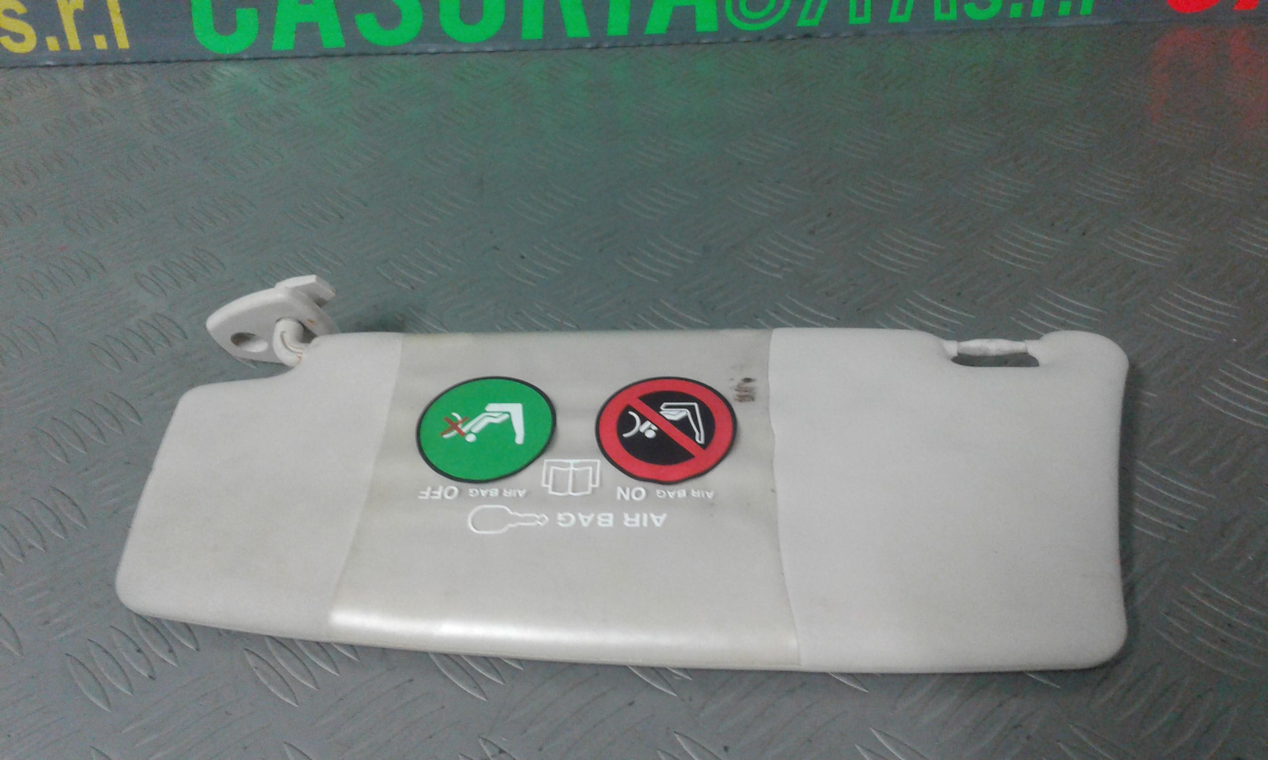 Aletta Parasole Parabrezza Destro Usato