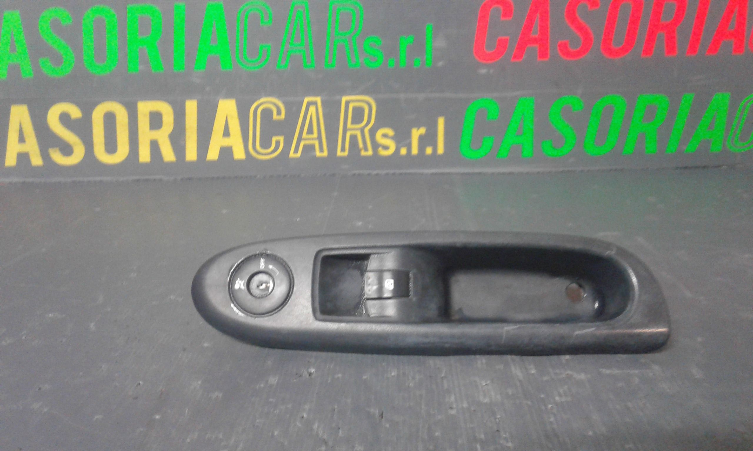 Interruttore Alzacristalli Porta Ant. Destro Usato