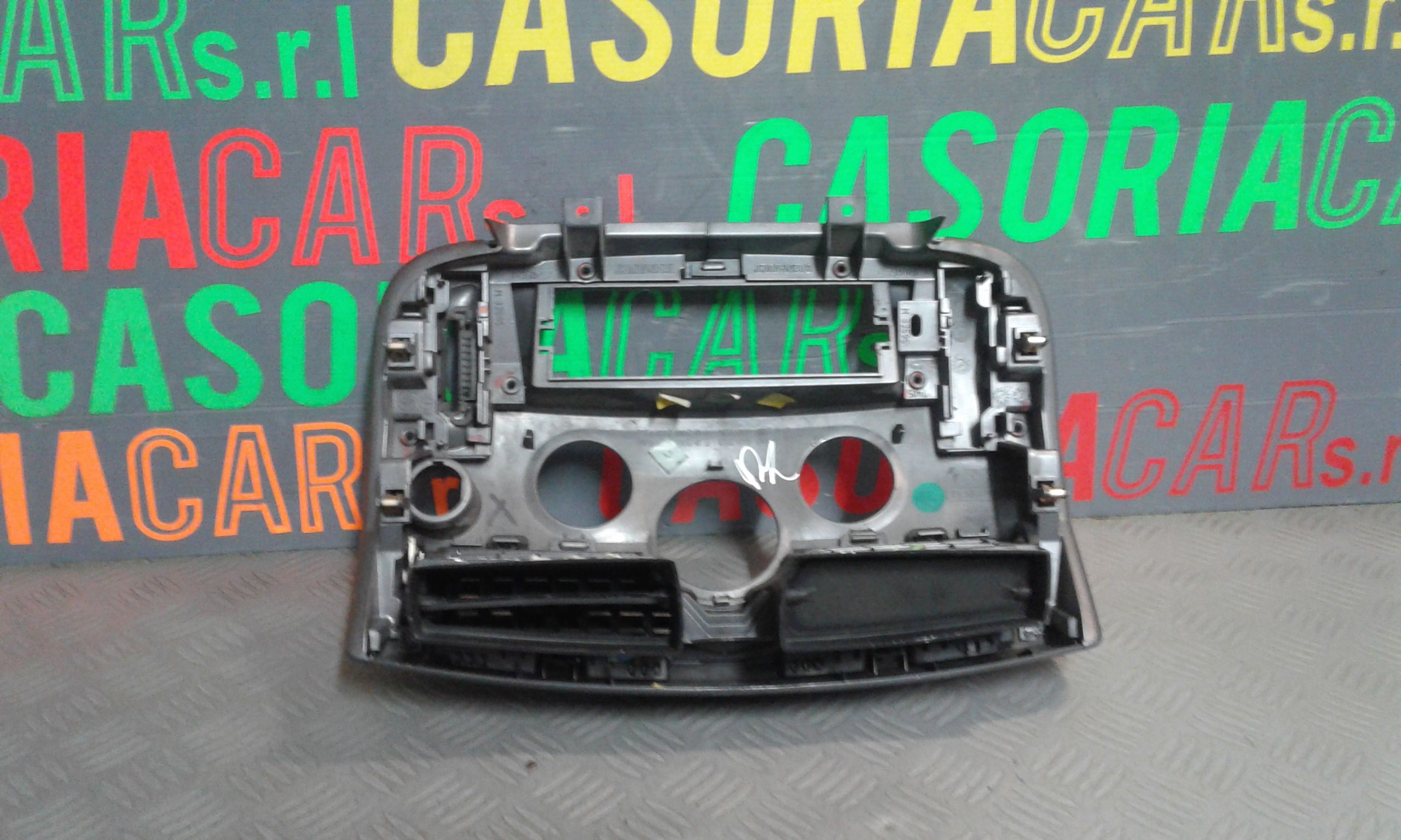 Rivestimento Centr. Cruscotto, Mascherina Portastrumenti Centr. Cruscotto Usato